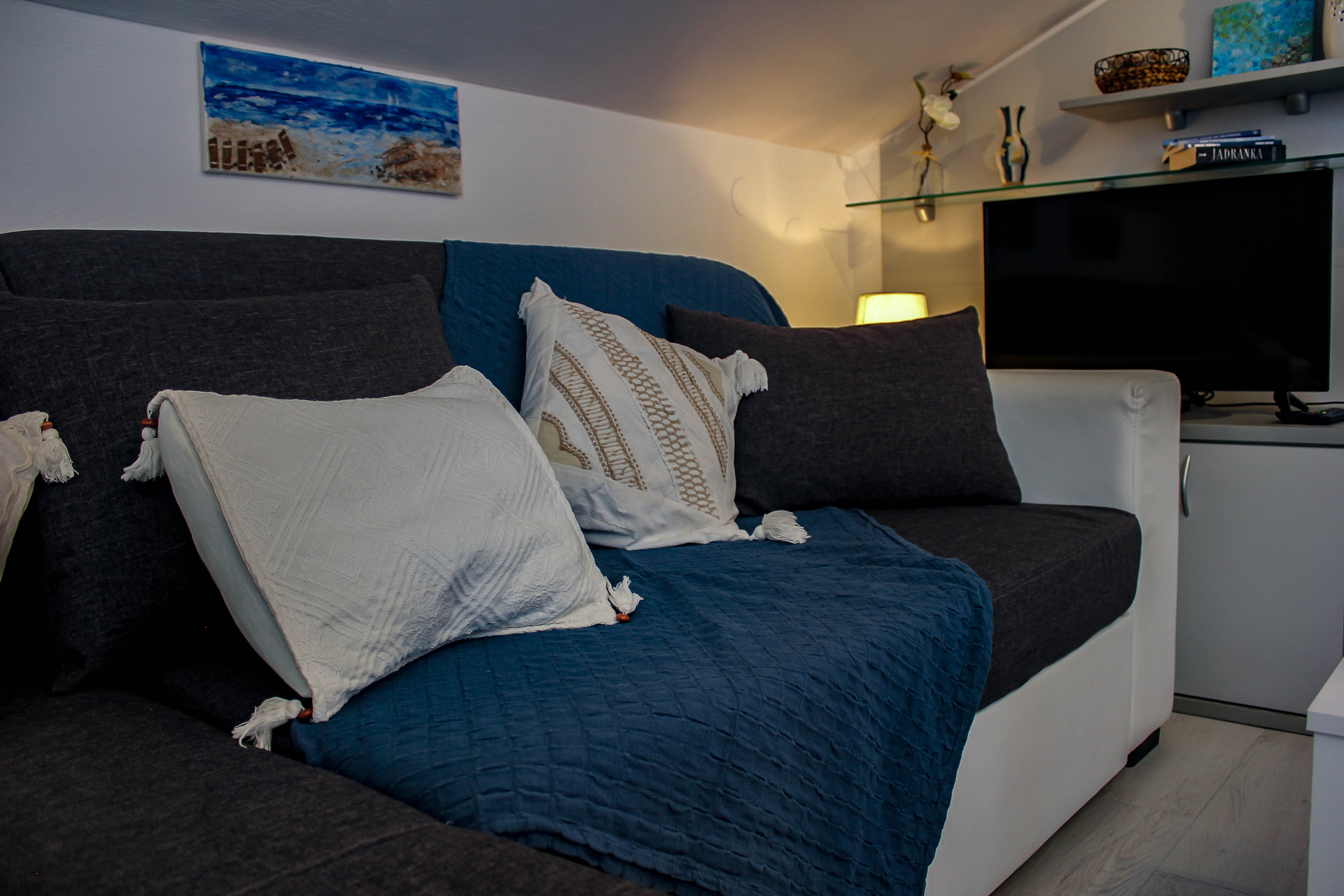 Two bedroom apartment with terrace and sea view Povljana, Pag  A-a