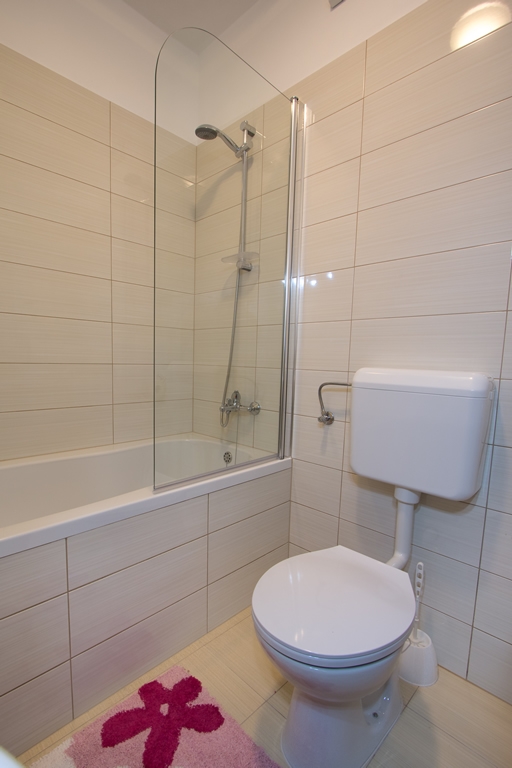 Two bedroom apartment with terrace Verunić, Dugi otok  A-a