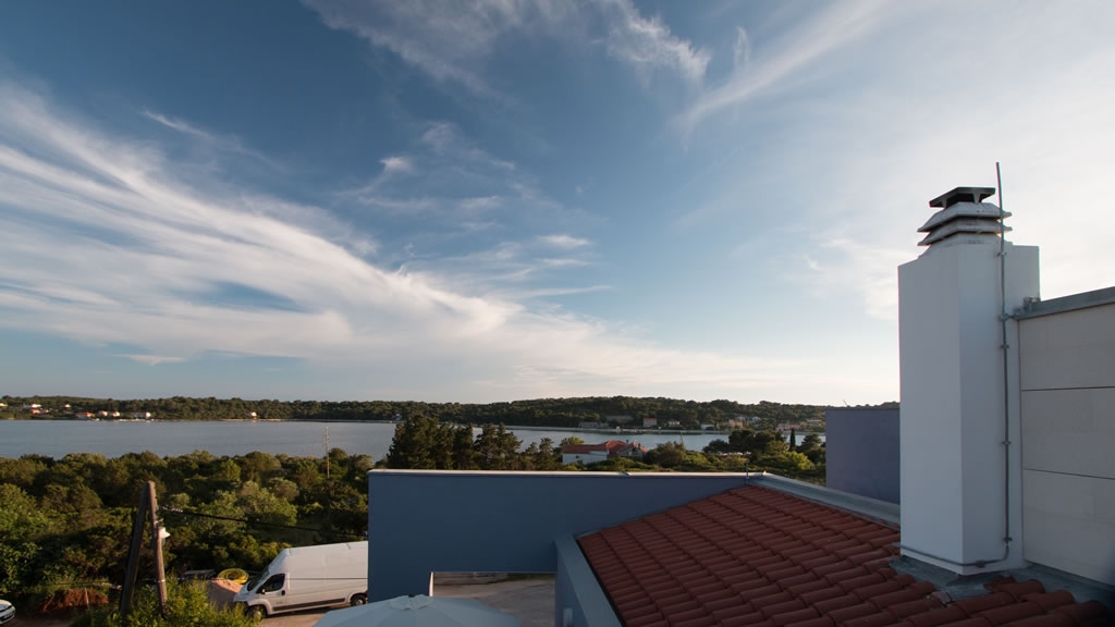 Two bedroom apartment with terrace and sea view Verunić, Dugi otok  A-c