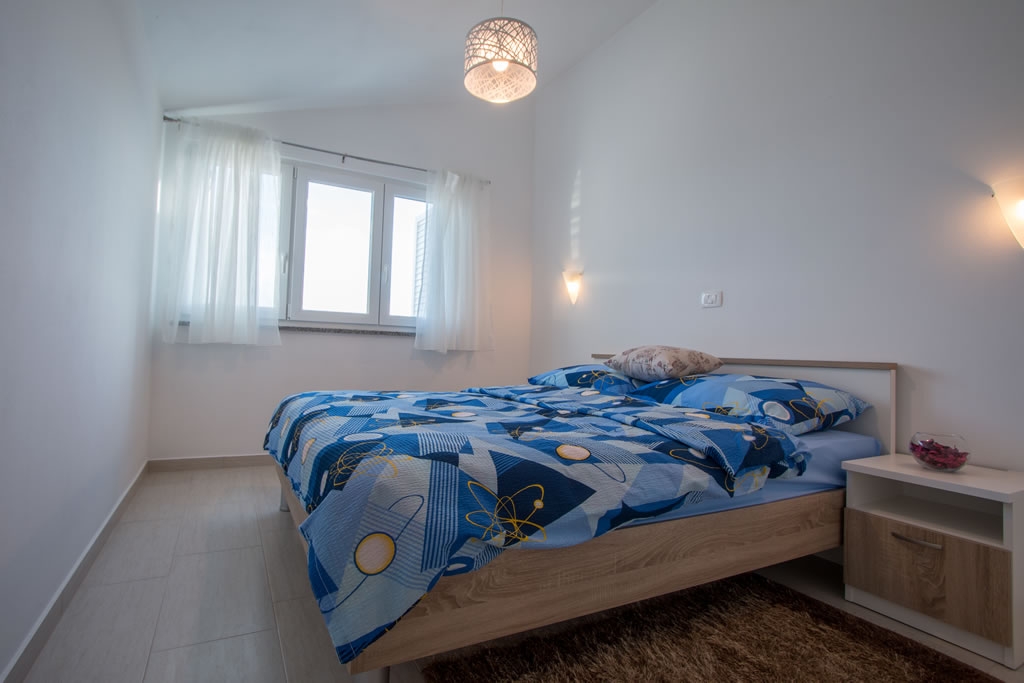 Two bedroom apartment with terrace and sea view Verunić, Dugi otok  A-d