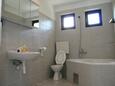 Bathroom 1 Josipdol, Bathroom 1 in the apartment, dopusteni kucni ljubimci i WIFI.