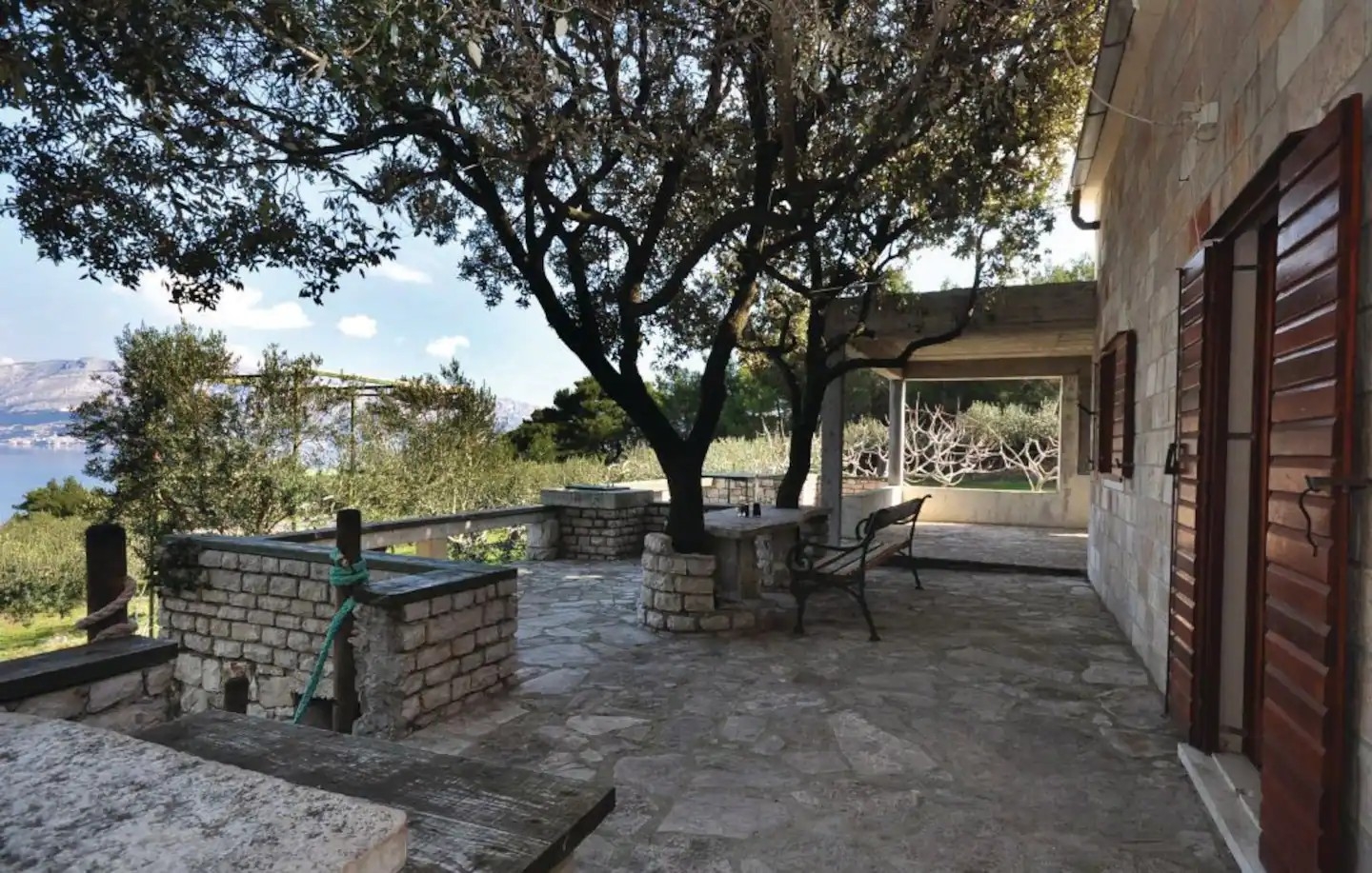 Two bedroom house with terrace and sea view Cove Dučac, Brač (K-14312) Two bedroom house with terrace and sea view Cove Dučac, Brač (K-14312)