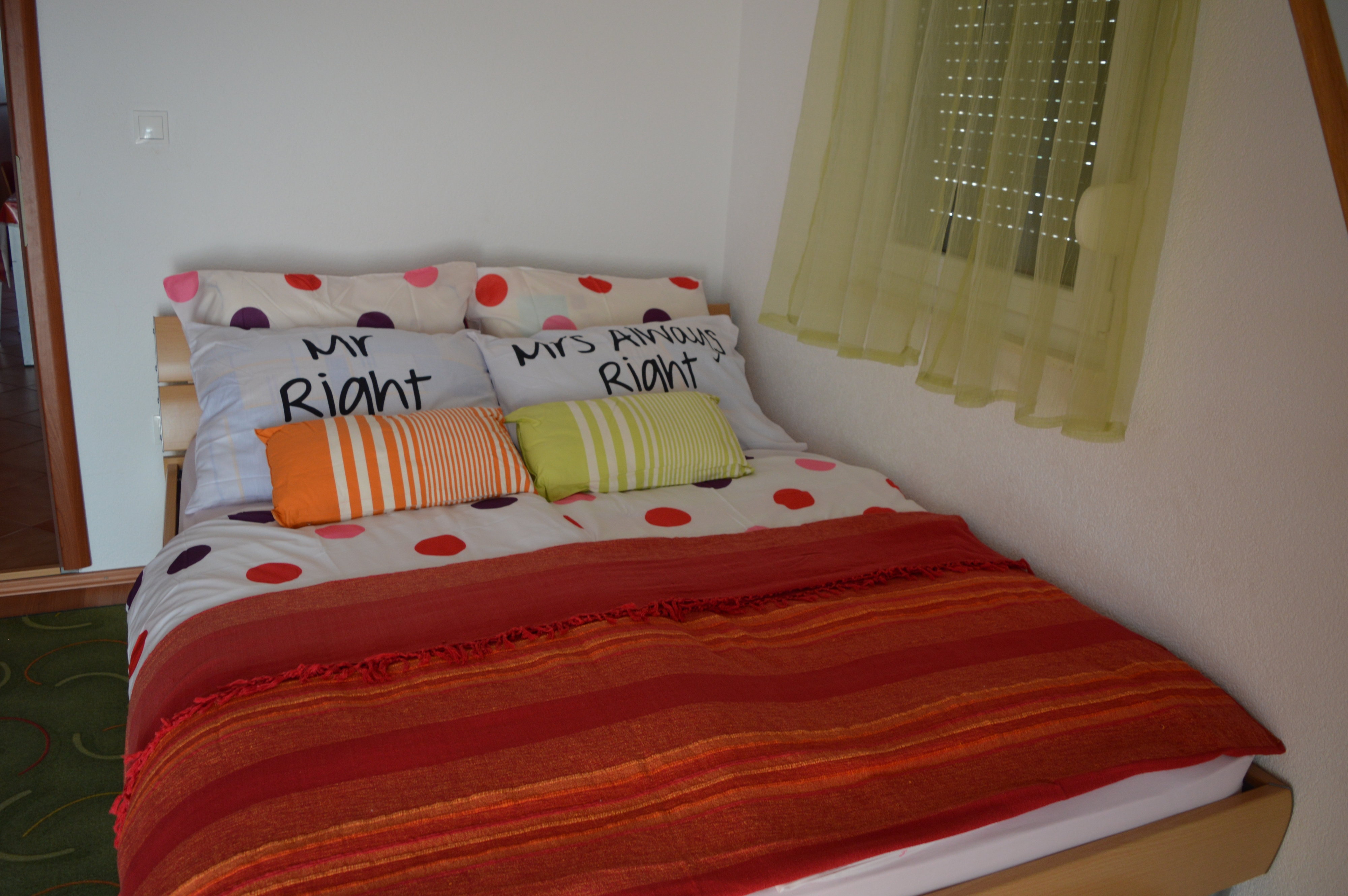 Two bedroom apartment with balcony and sea view Cove Ljubljeva, Trogir  A-d