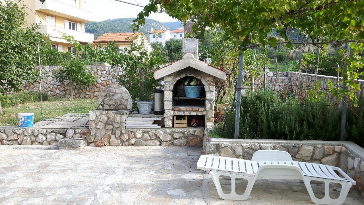 Studio flat with terrace Martinšćica, Cres (AS-14334-c)