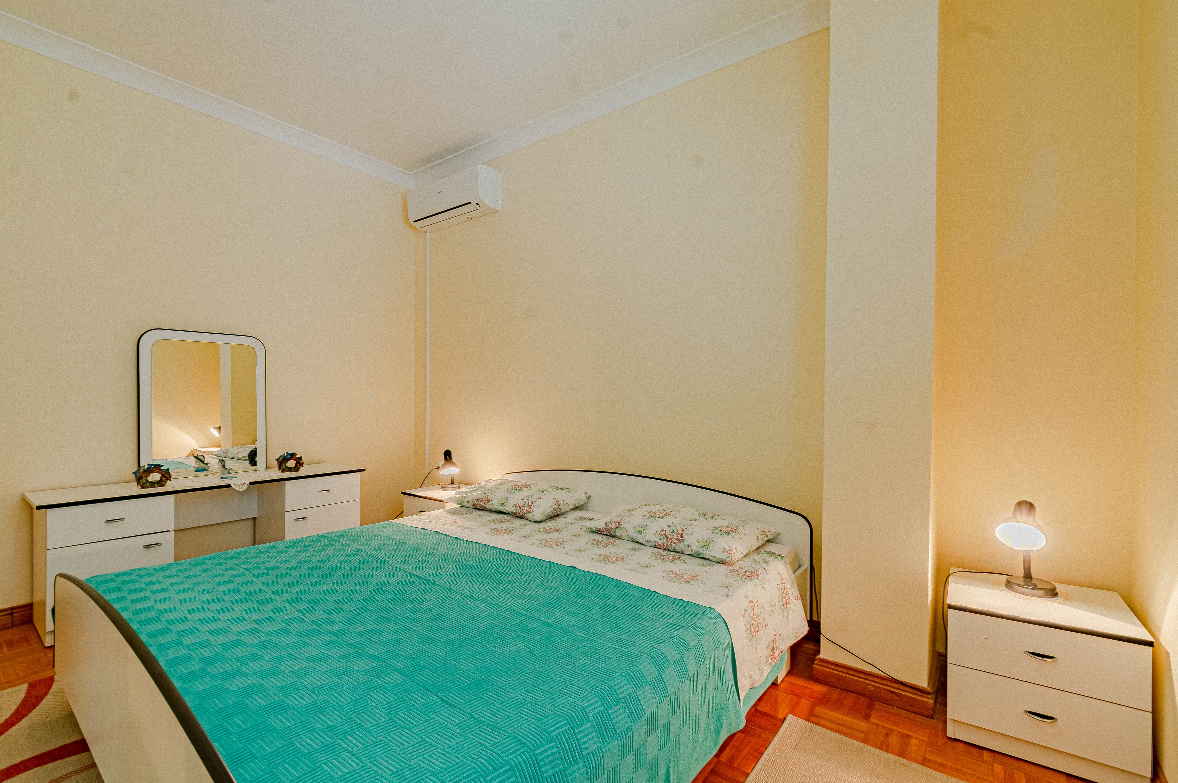 Two bedroom apartment near beach Prigradica, Korčula  A-b