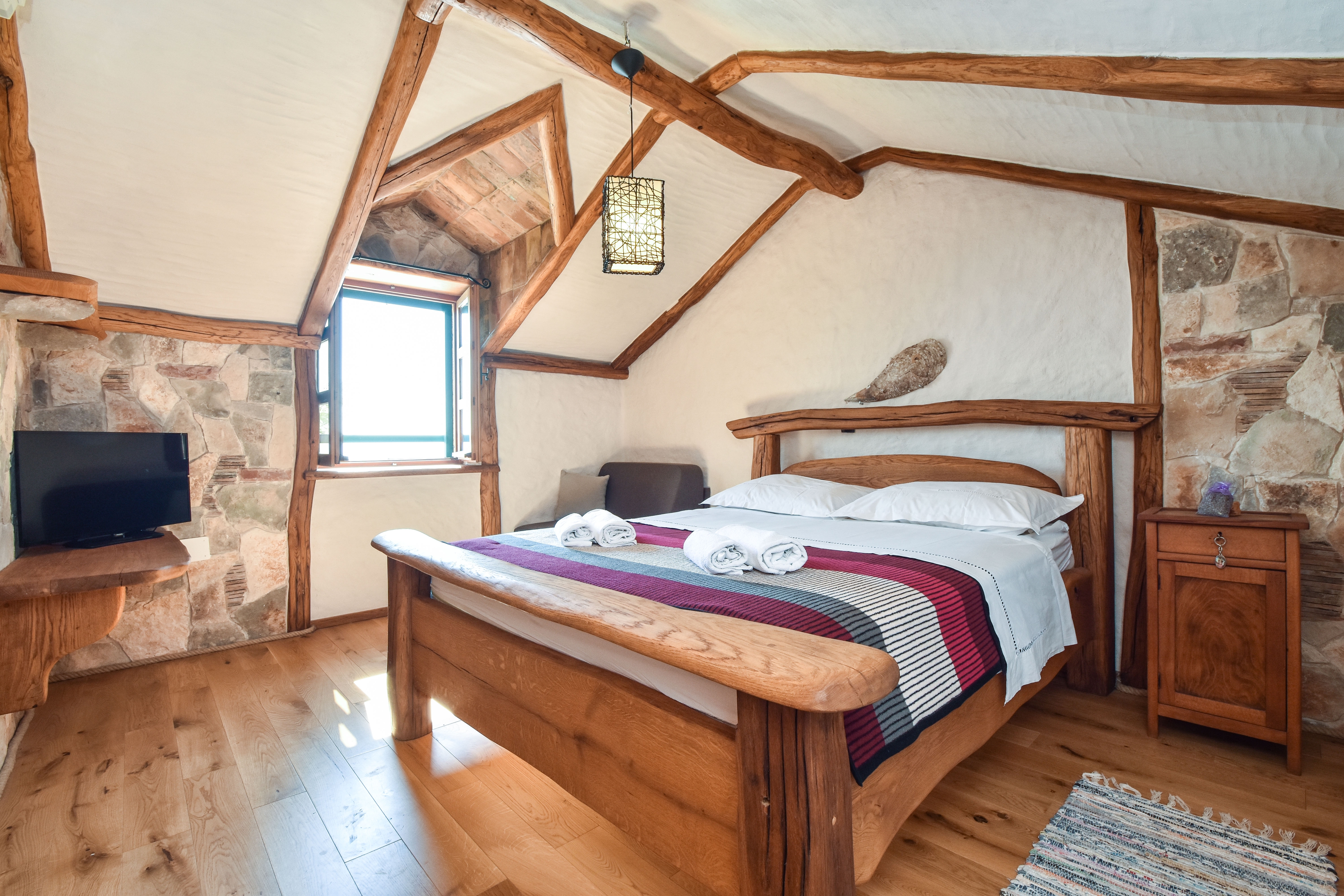 Two bedroom house near beach Cove Golubinka, Hvar  K