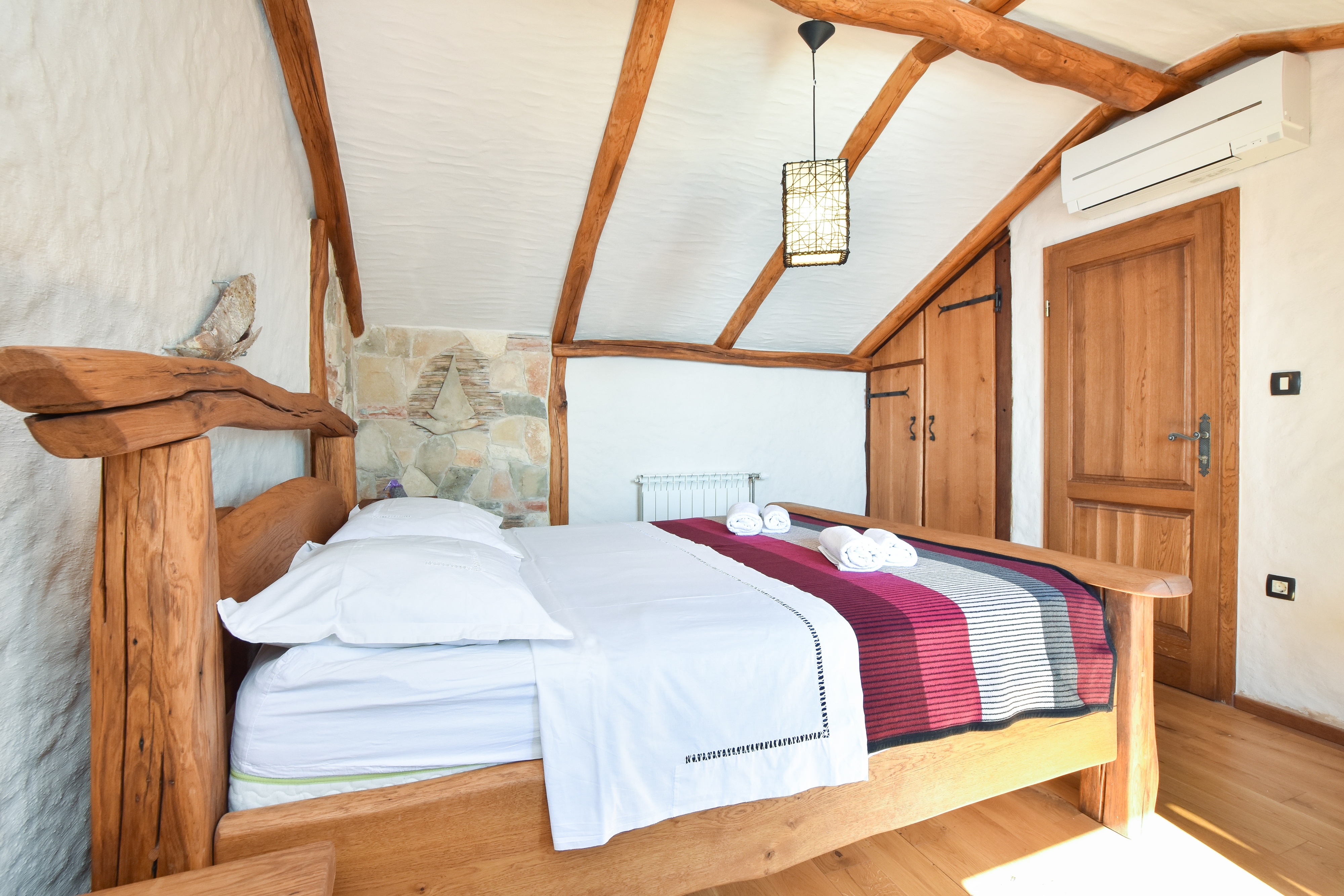 Two bedroom house near beach Cove Golubinka, Hvar  K