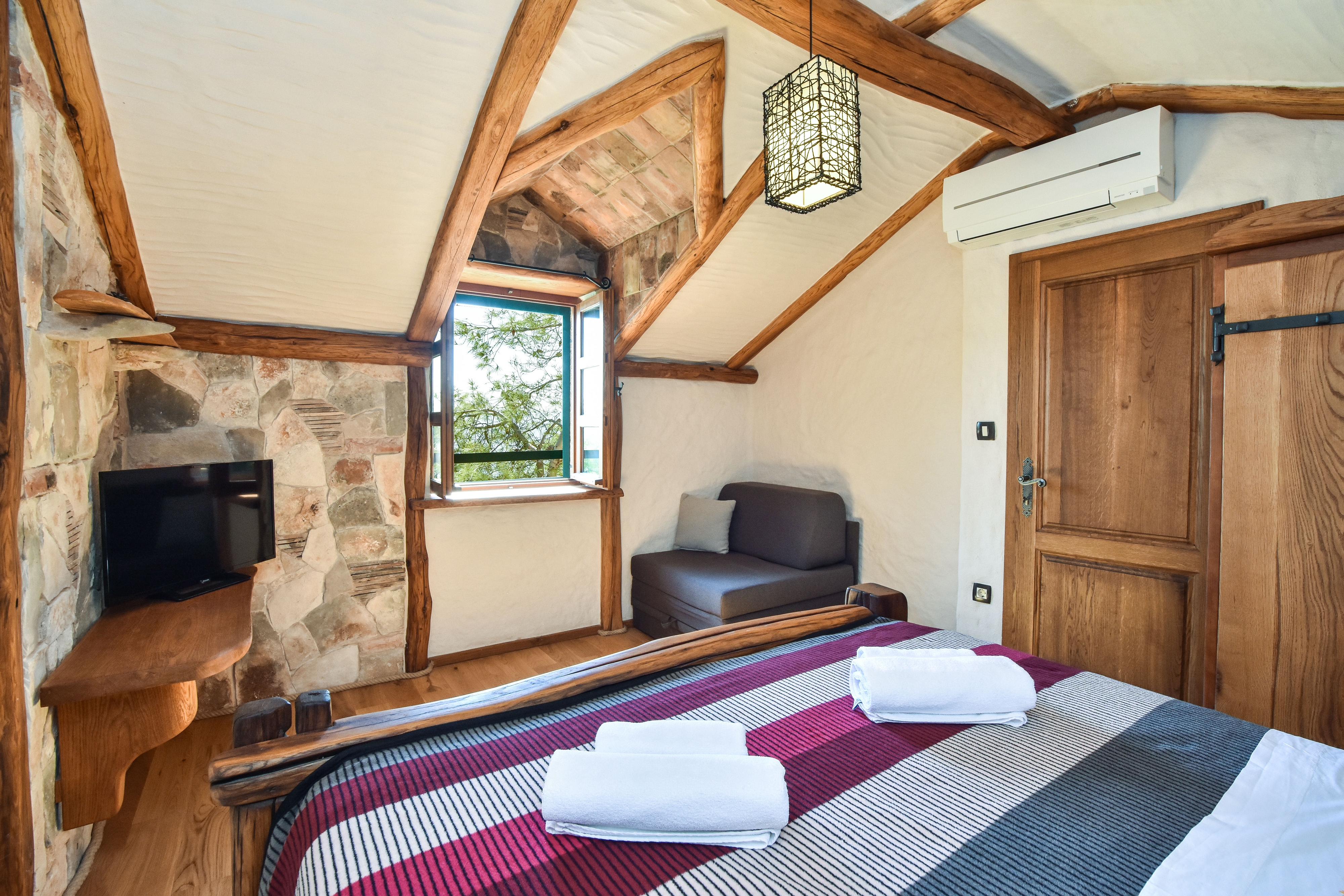 Two bedroom house near beach Cove Golubinka, Hvar  K