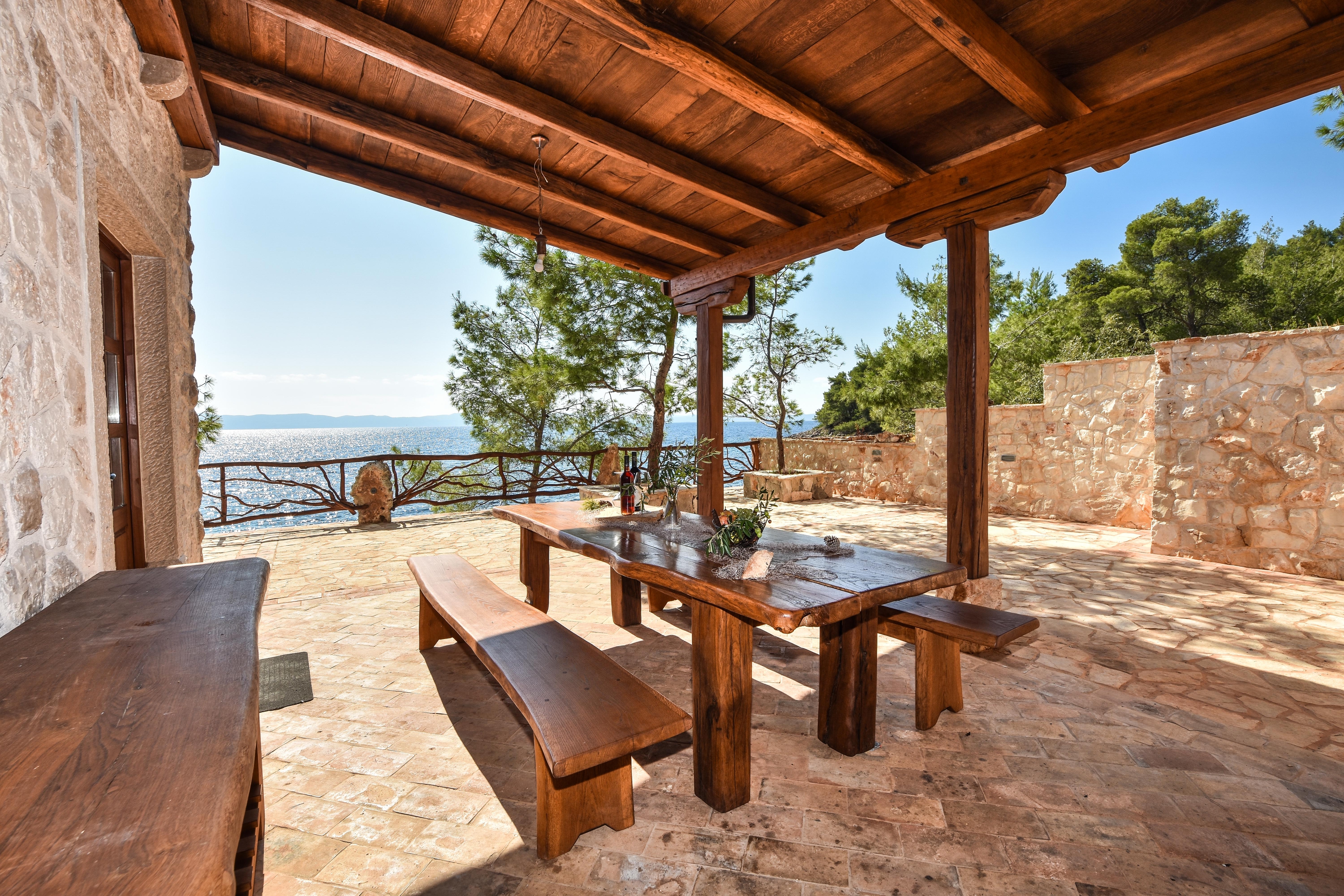 Two bedroom house near beach Cove Golubinka, Hvar  K