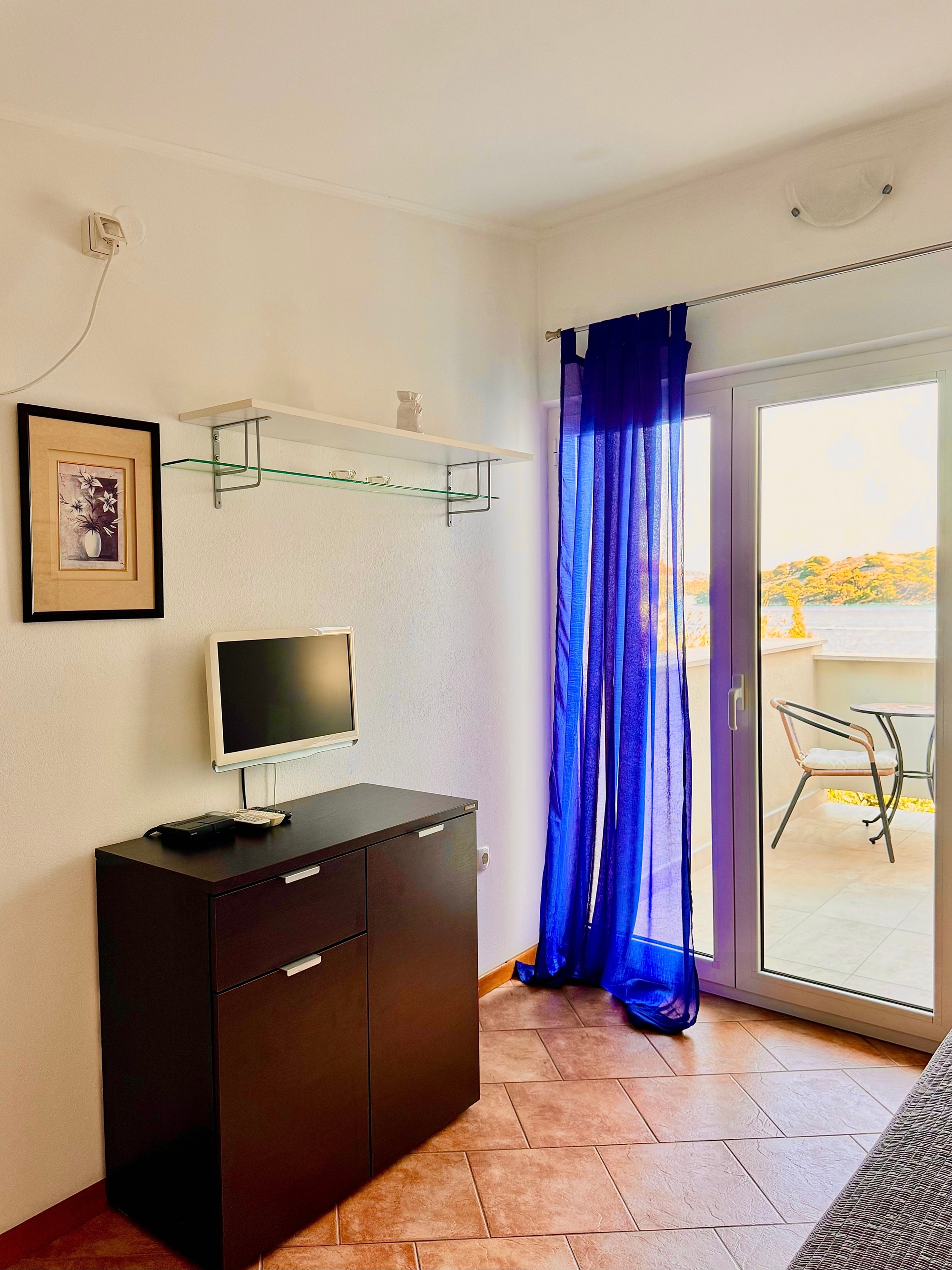 One bedroom apartment near beach Tisno, Murter (A-14346-a) One bedroom apartment near beach Tisno, Murter (A-14346-a)
