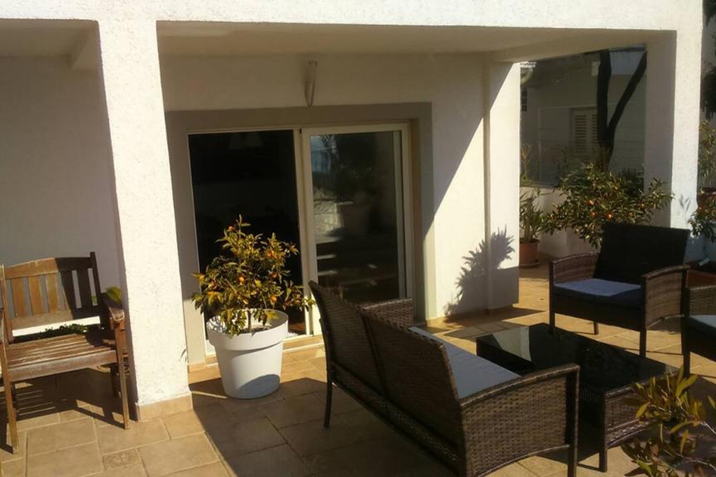 Two bedroom apartment near beach Tisno, Murter  A-b