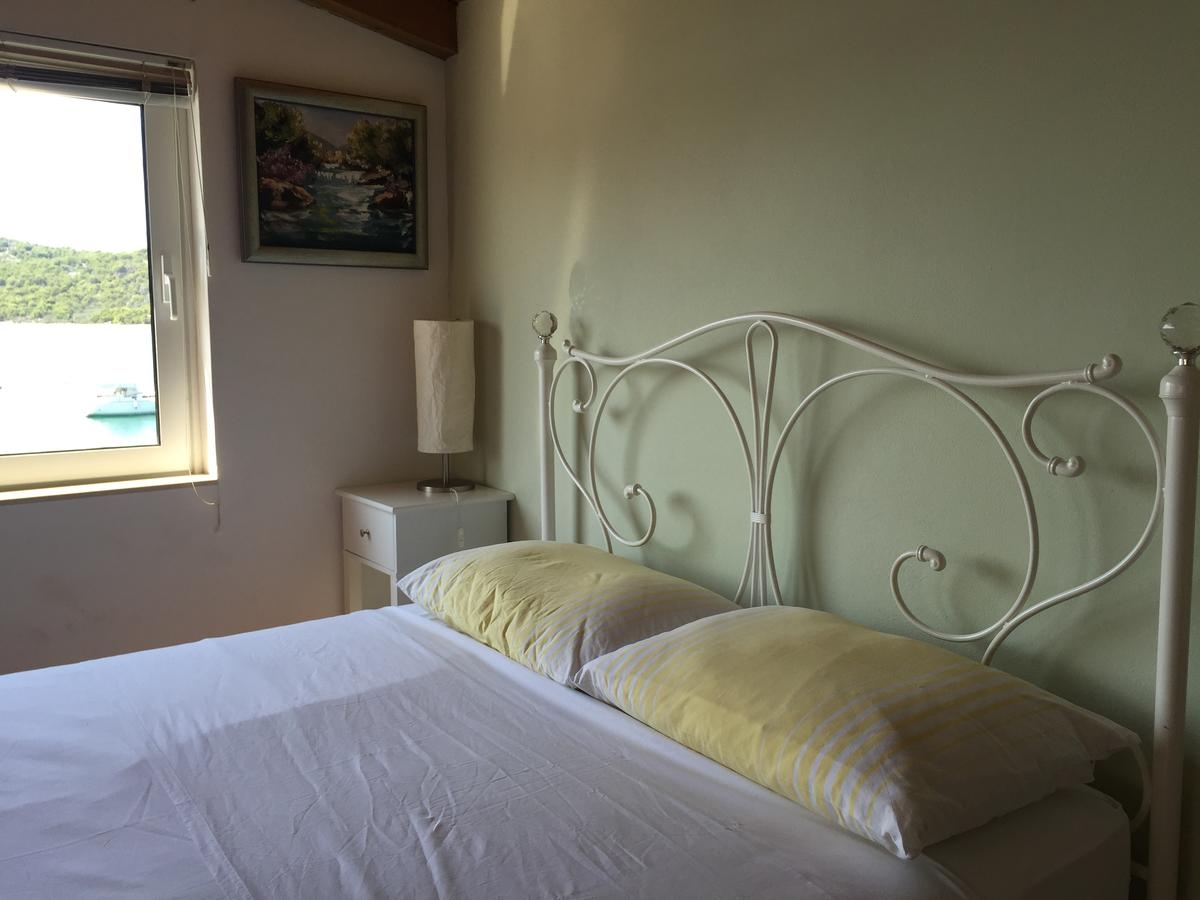 Studio flat near beach Tisno, Murter  AS-a