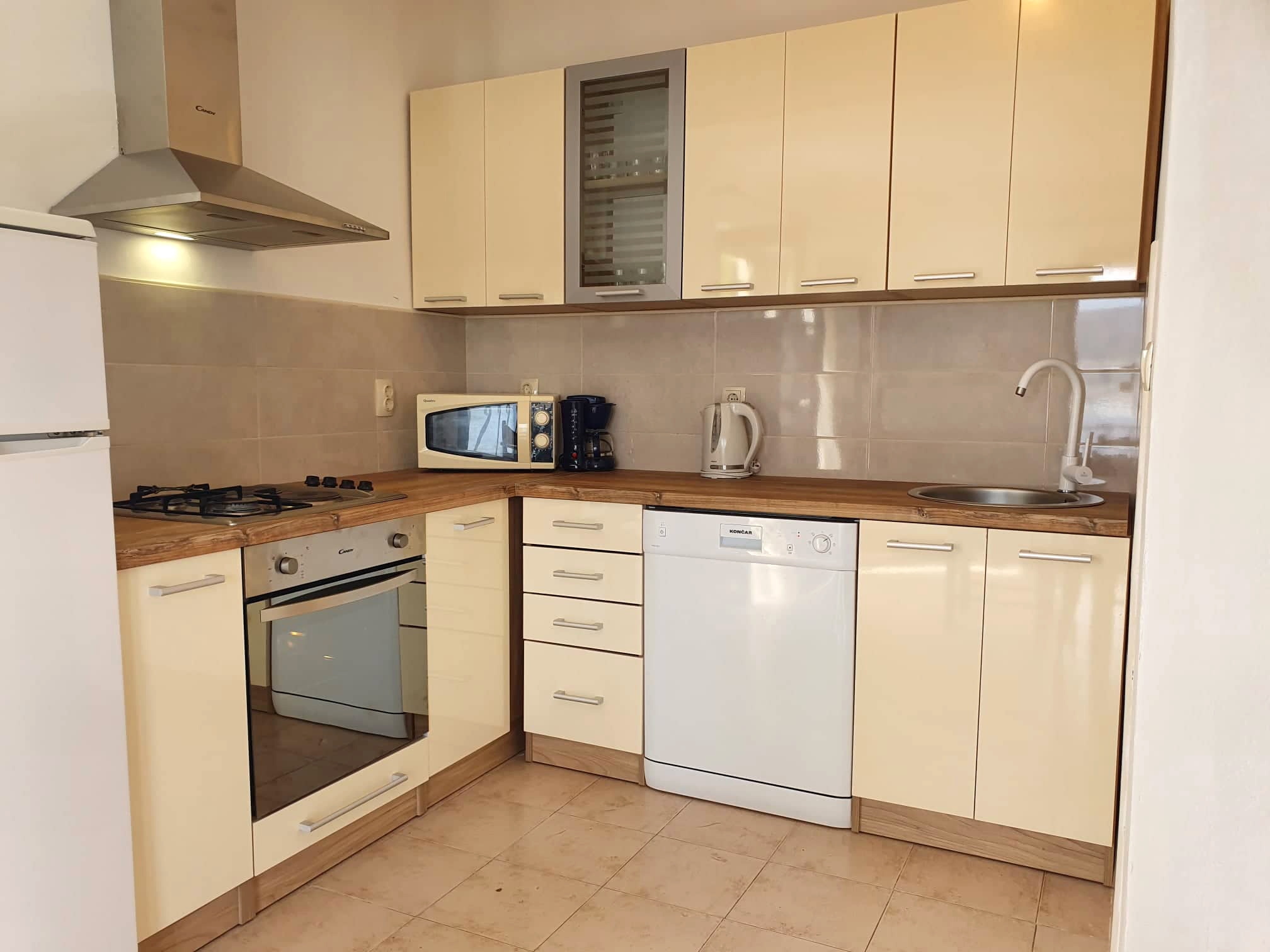 Comfortable and spacious house near beach Okrug Donji, Čiovo  K