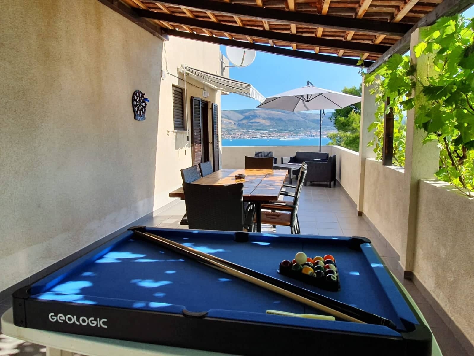 Comfortable and spacious house near beach Okrug Donji, Čiovo  K