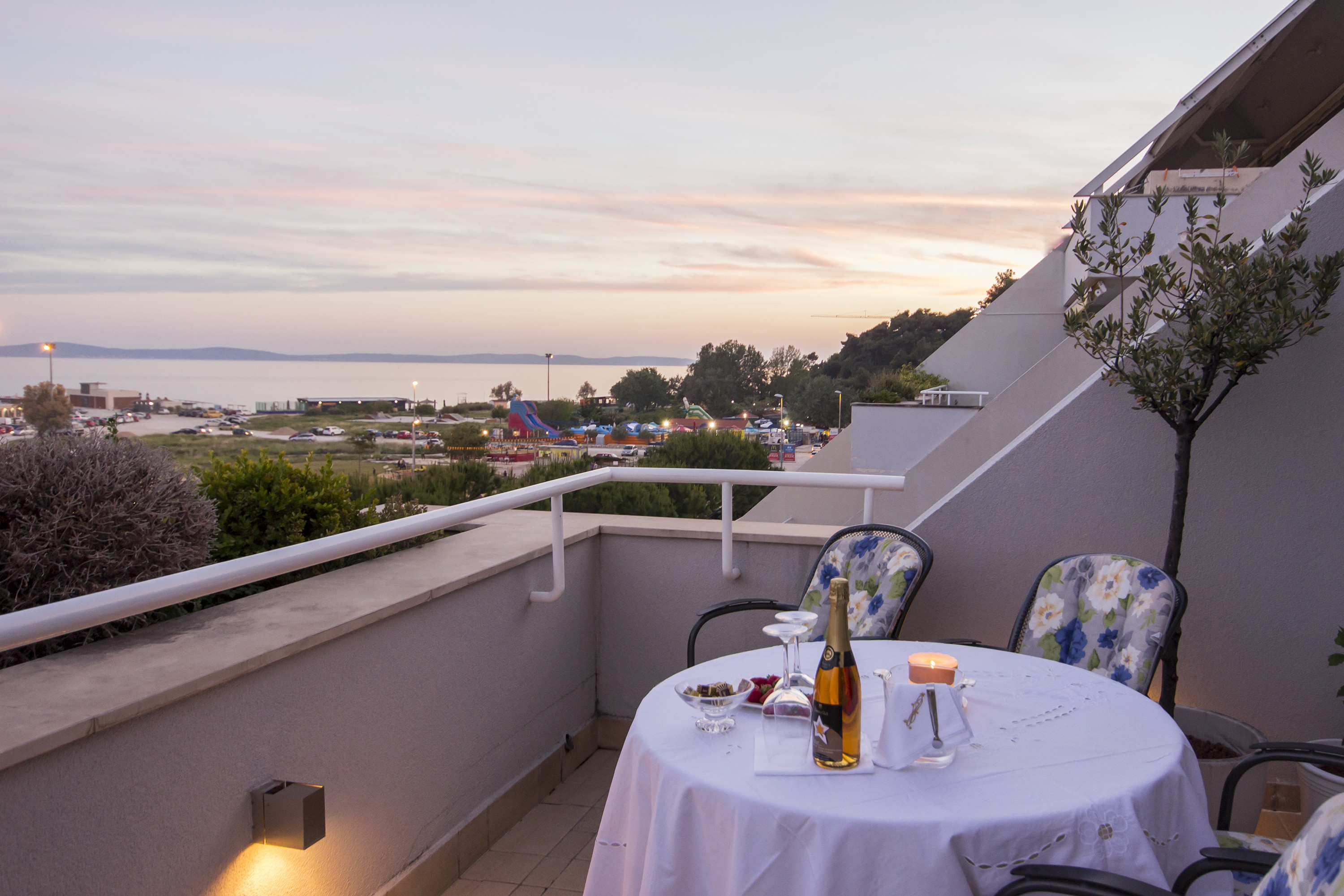 Three bedroom apartment with terrace and sea view Split  A-a
