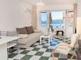 Vodice, Sala de estar in the apartment, air condition available y WiFi.