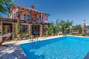 Family friendly apartments with a swimming pool Fratrici, Umag - 14384