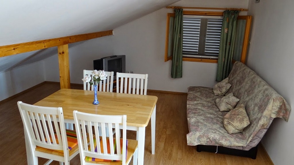 One bedroom apartment near beach Prižba, Korčula (A-14385-a)