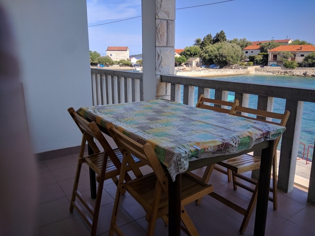 Two bedroom apartment near beach Prižba, Korčula  A-b