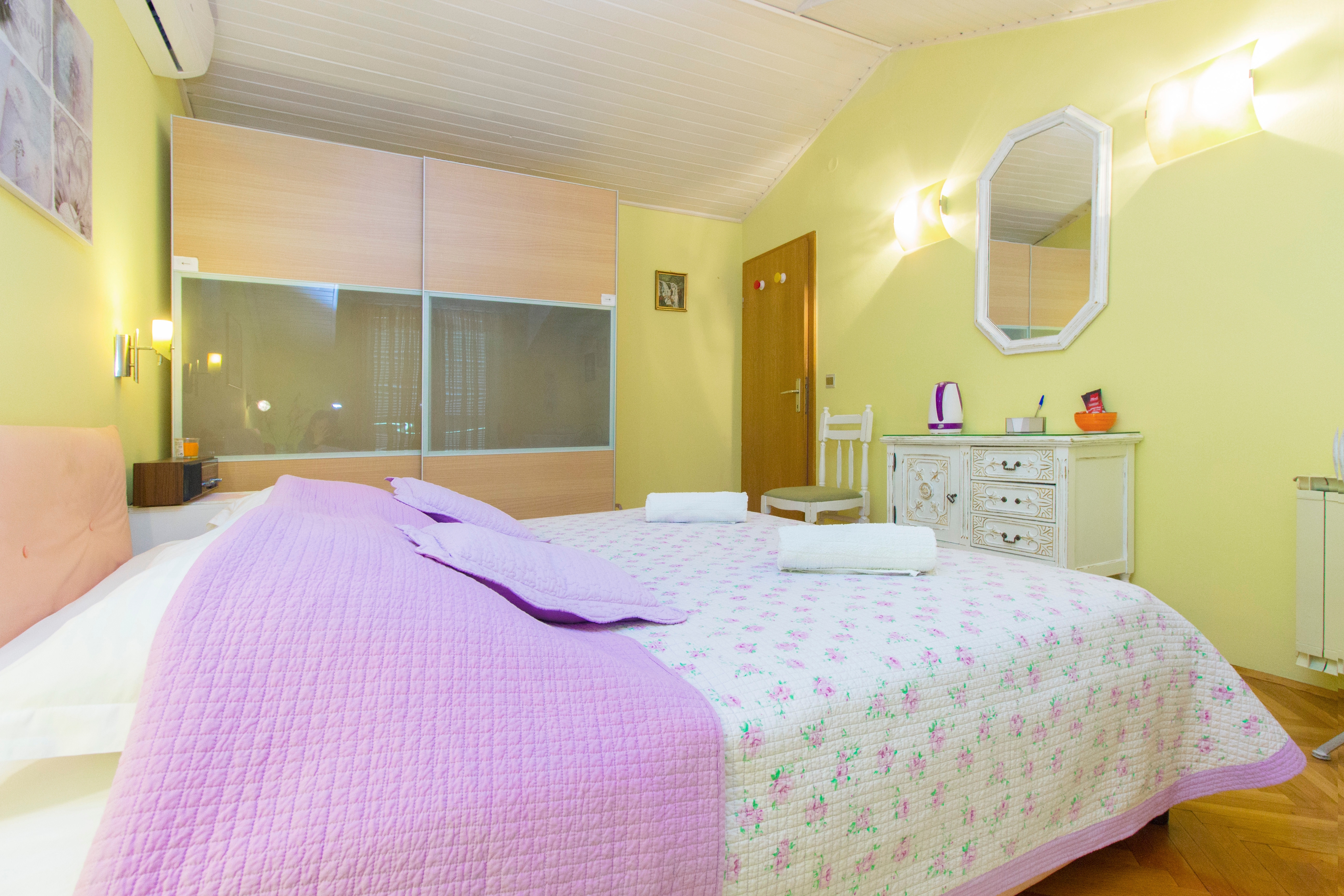 Two bedroom apartment with terrace and sea view Šibenik  A-a