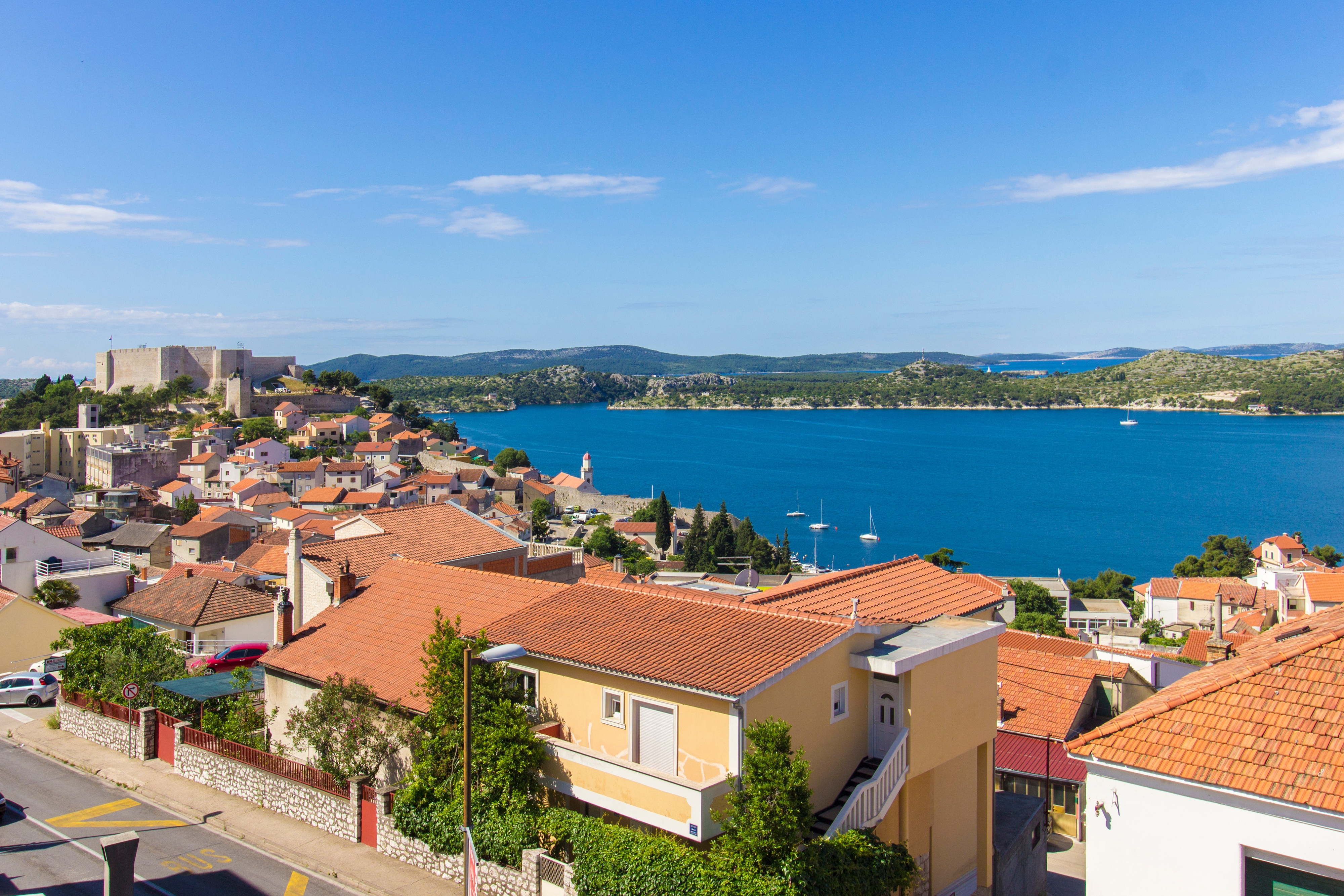 Two bedroom apartment with terrace and sea view Šibenik  A-a