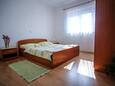 Ložnice Barbat, Ložnice v ubytování typu apartment, domácí mazlíčci povoleni a WiFi.