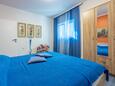 Banjole, Ložnice 2 v ubytování typu apartment, s klimatizací, domácí mazlíčci povoleni a WiFi.