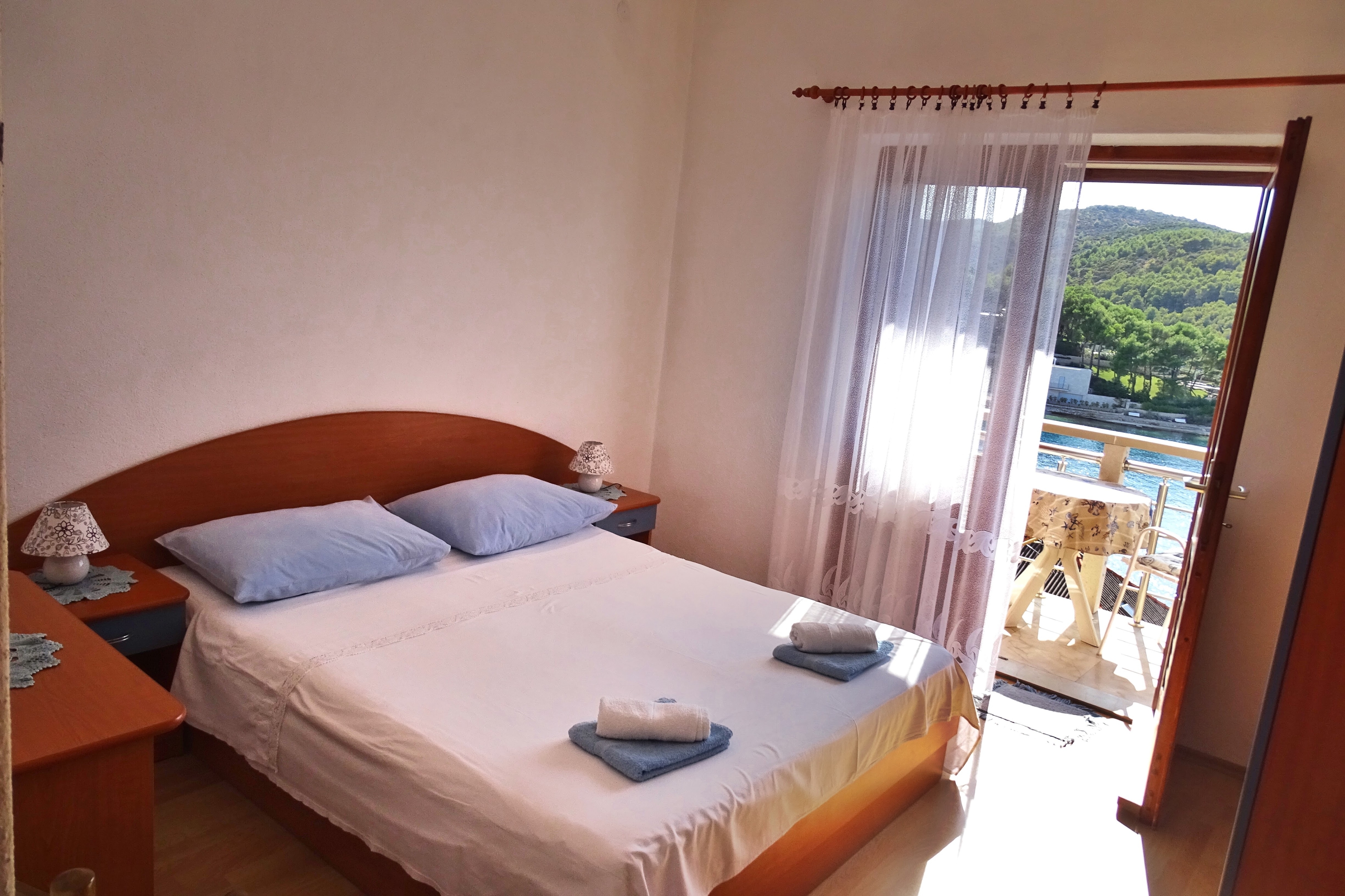 Two bedroom apartment with balcony and sea view Povlja, Brač (A-14399-c) Two bedroom apartment with balcony and sea view Povlja, Brač (A-14399-c)