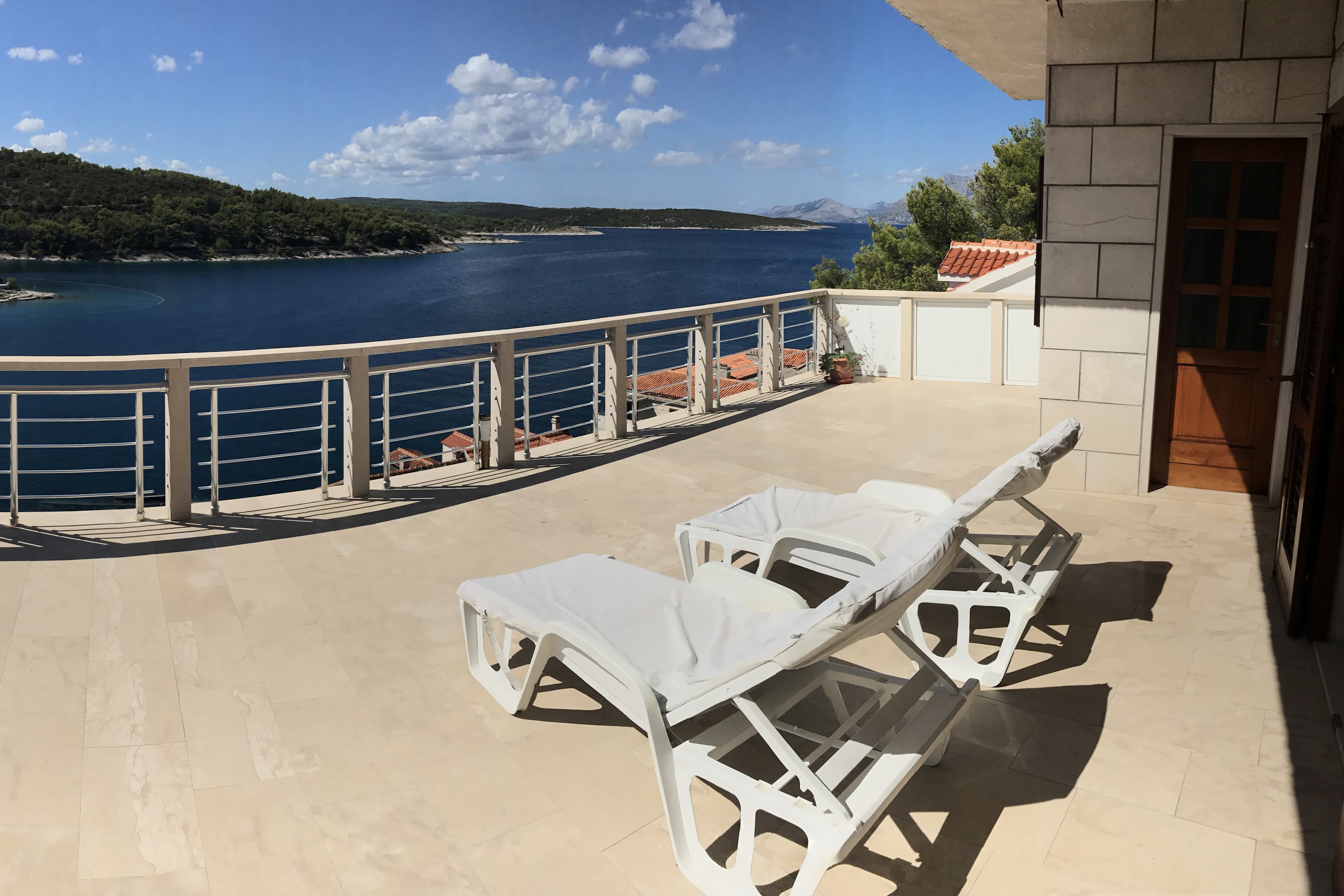 Two bedroom apartment with terrace and sea view Povlja, Brač  A-e