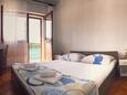Ložnice 2 Povlja, Ložnice 2 v ubytování typu apartment, domácí mazlíčci povoleni a WiFi.
