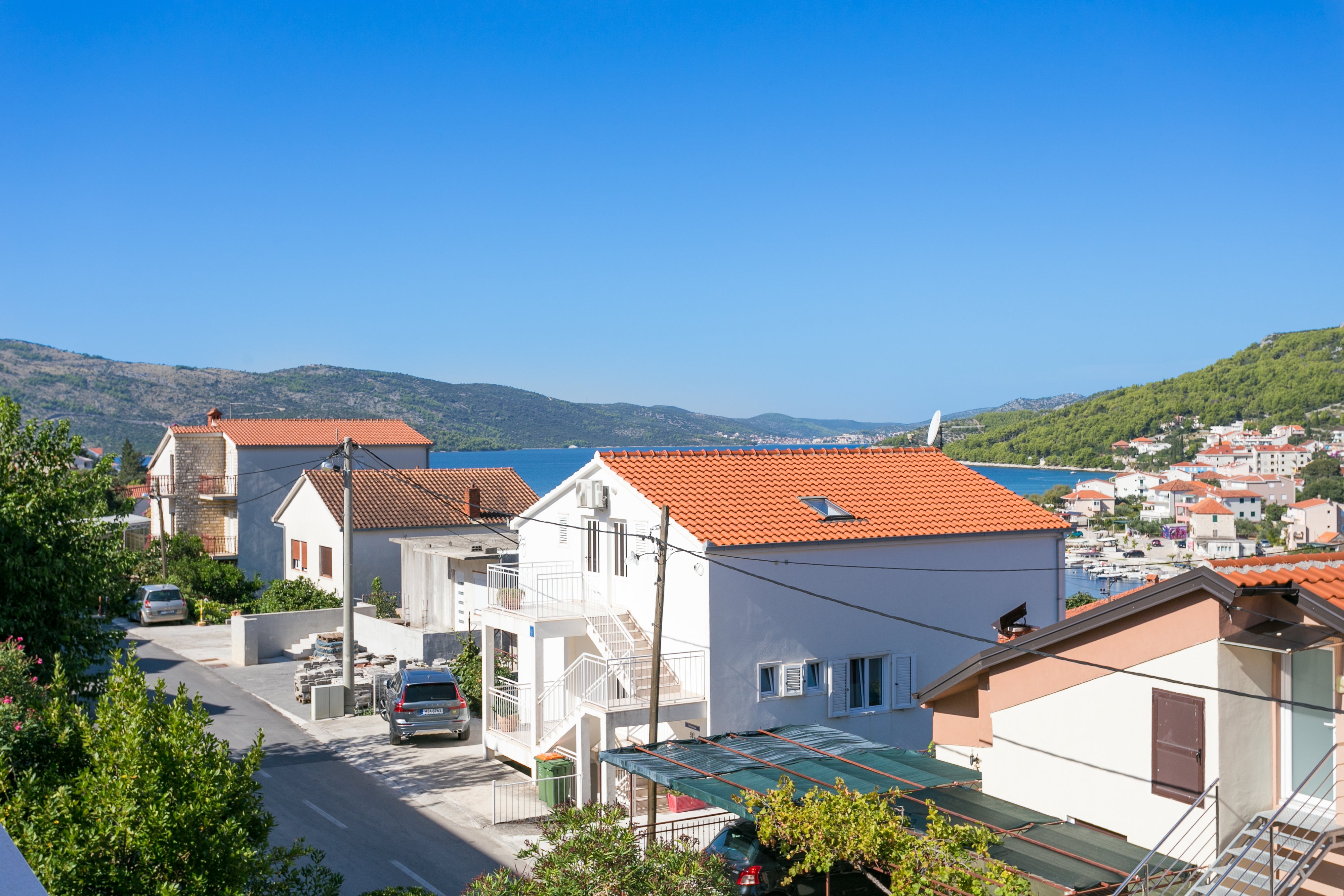 Studio flat with balcony and sea view Seget Vranjica, Trogir  AS-b