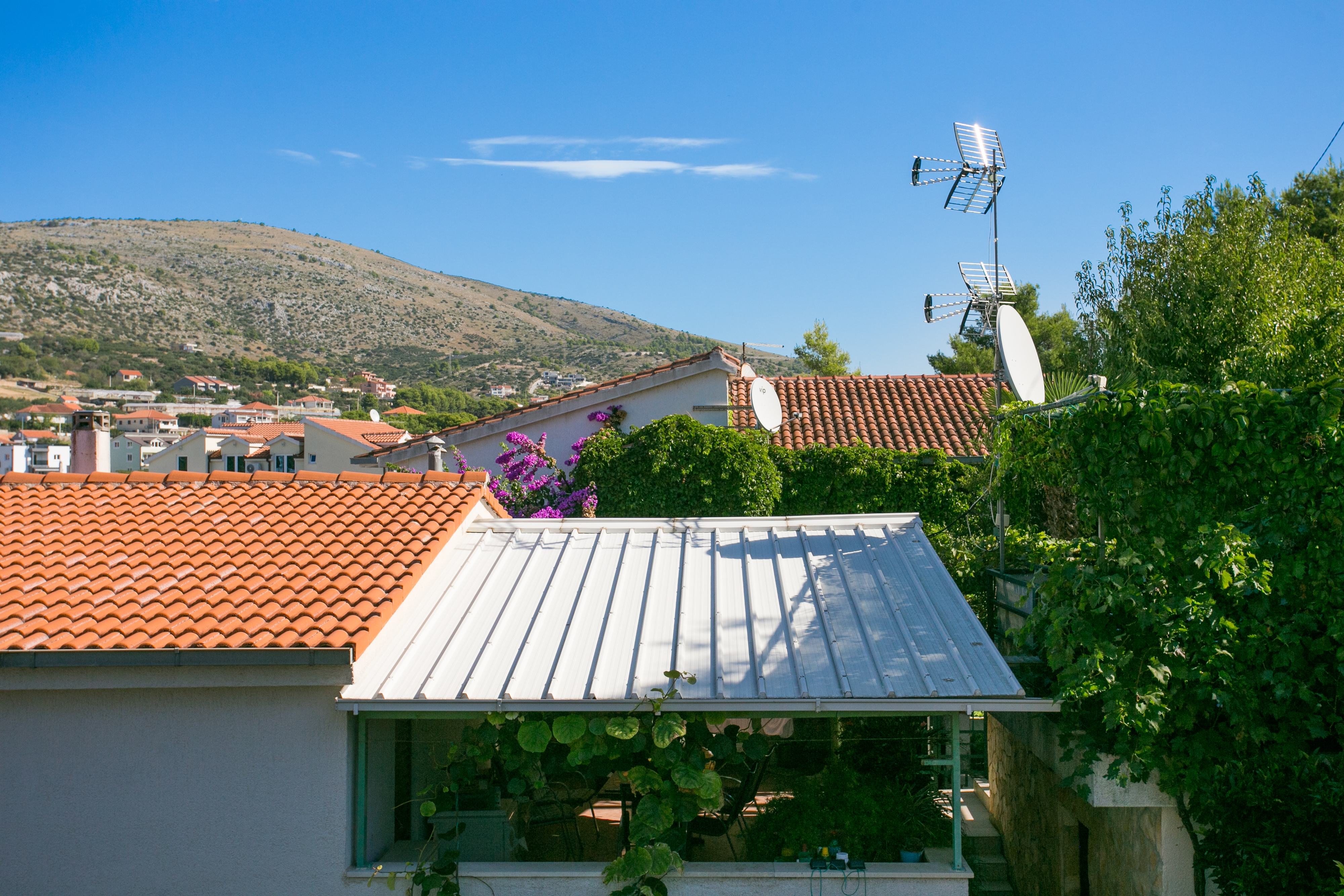 Studio flat with balcony and sea view Seget Vranjica, Trogir  AS-b