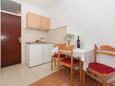 Omiš, Kuchyňa v ubytovacej jednotke studio-apartment, WiFi.