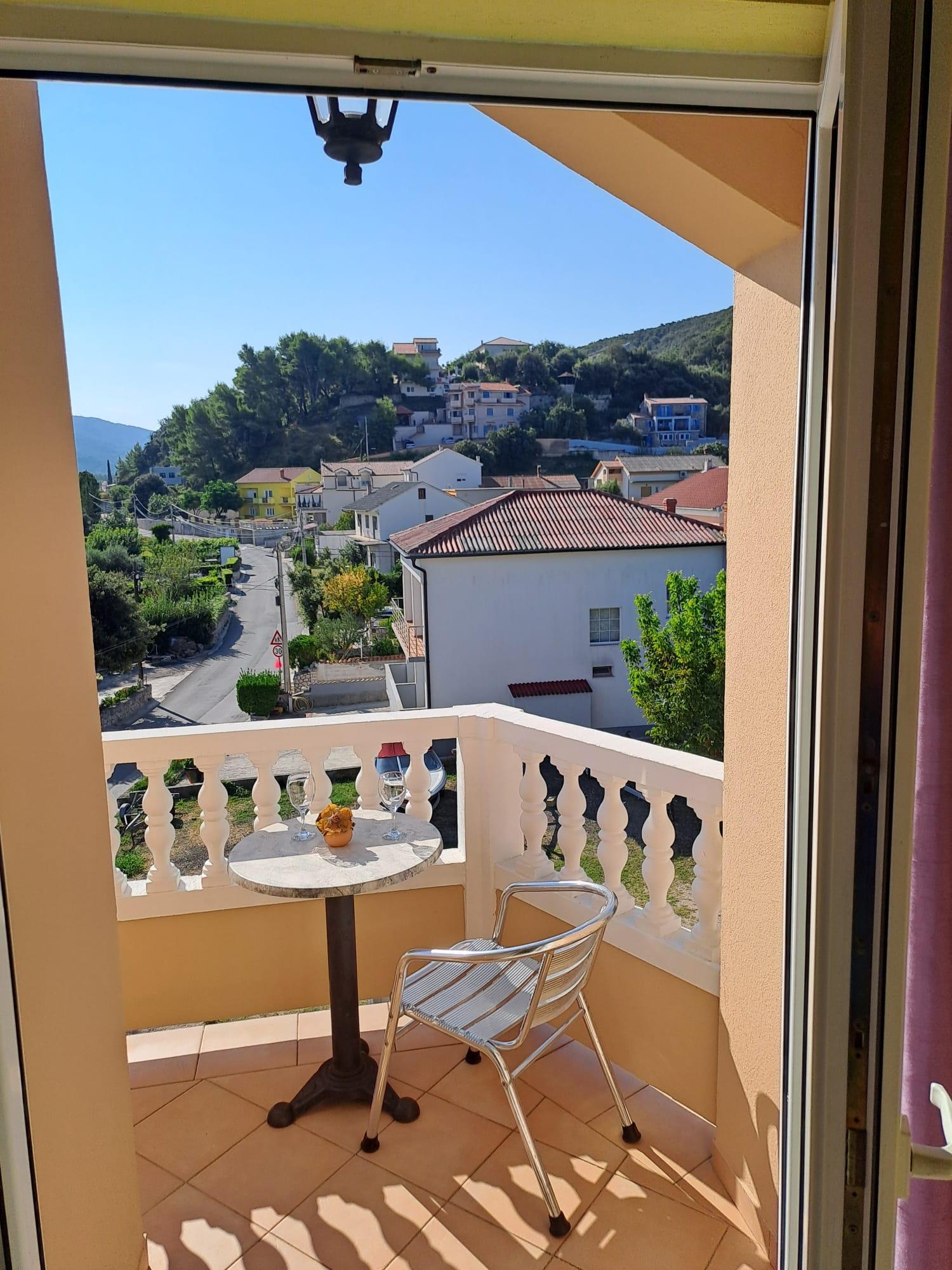 Two bedroom apartment with terrace and sea view Supetarska Draga - Donja, Rab  A-d