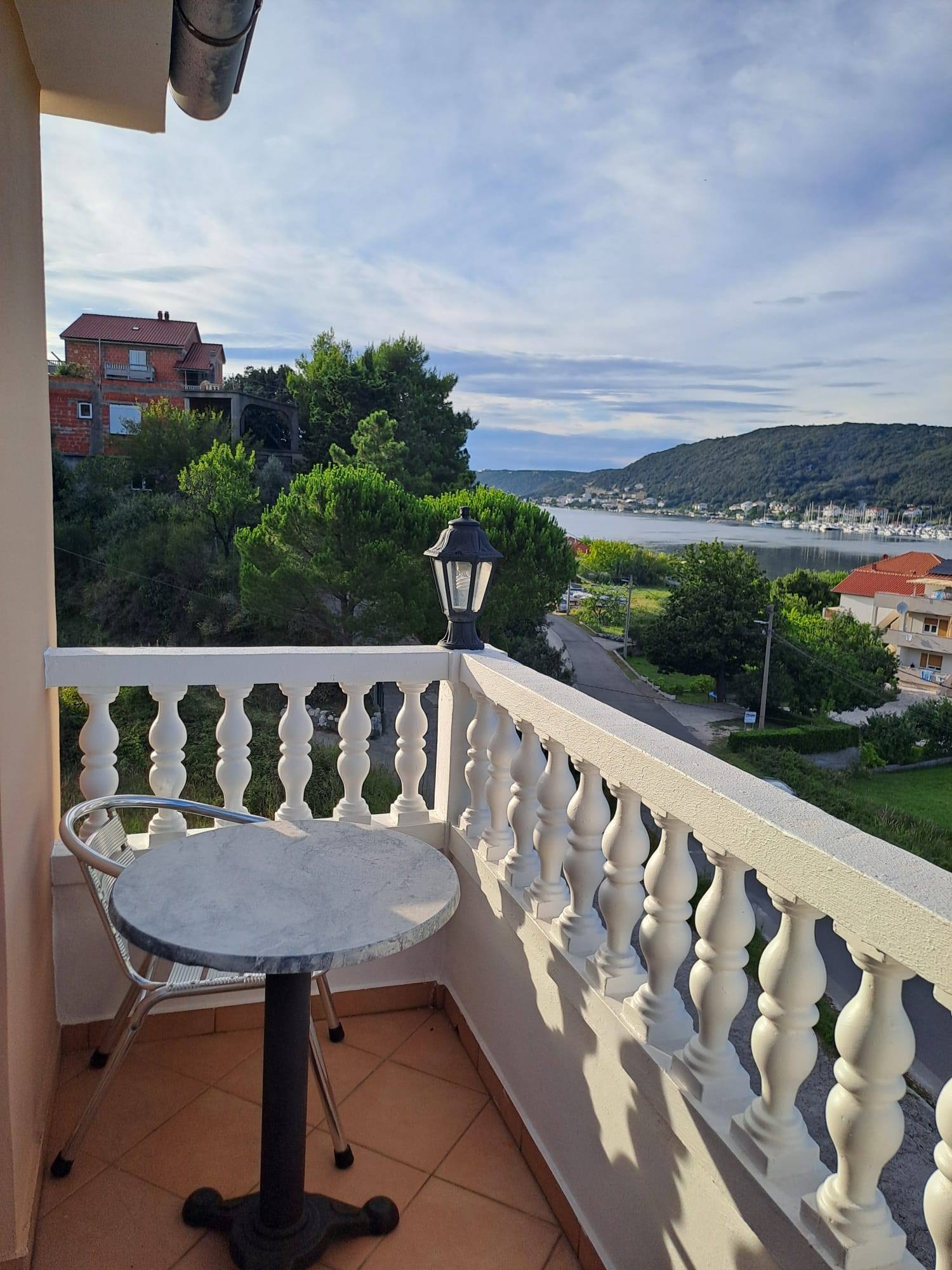 Two bedroom apartment with terrace and sea view Supetarska Draga - Donja, Rab  A-d