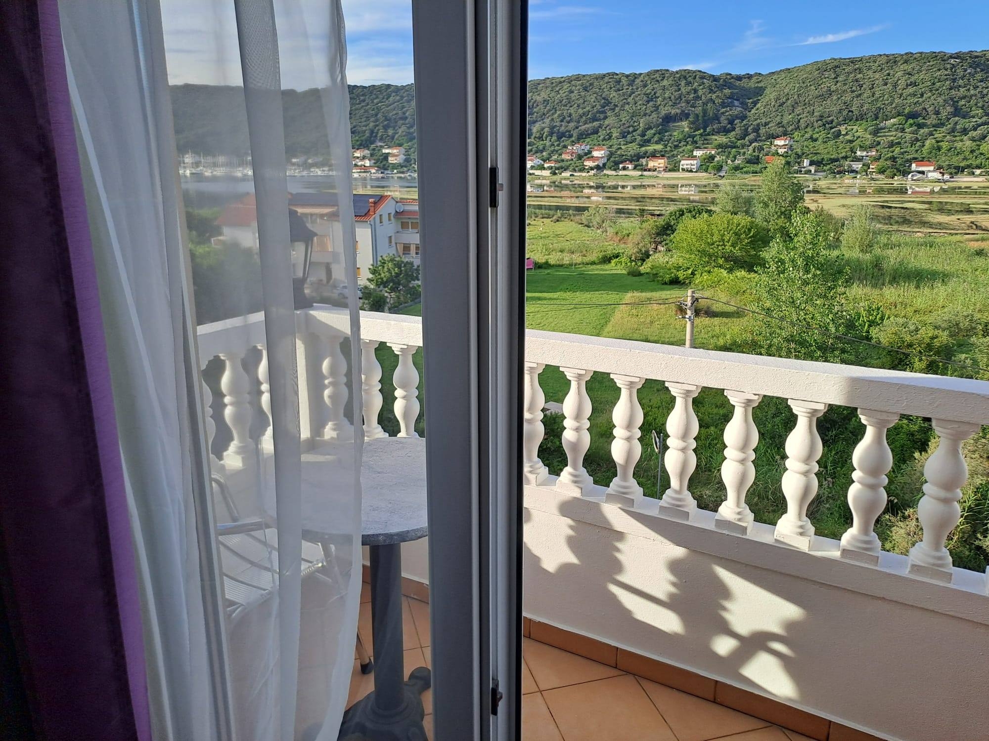 Two bedroom apartment with terrace and sea view Supetarska Draga - Donja, Rab  A-d