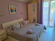 Spavaća soba 1 Supetarska Draga - Donja, Spavaća soba 1 u smještaju tipa apartment, WiFi.