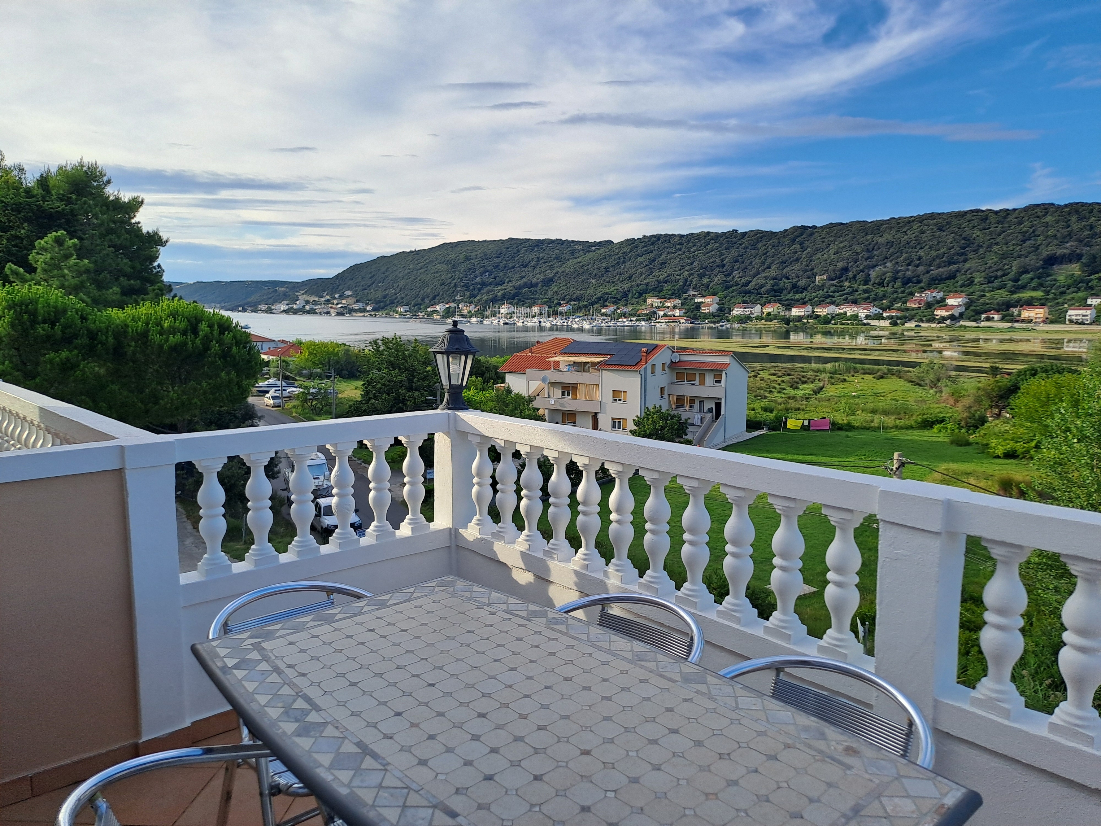 Two bedroom apartment with terrace and sea view Supetarska Draga - Donja, Rab  A-d