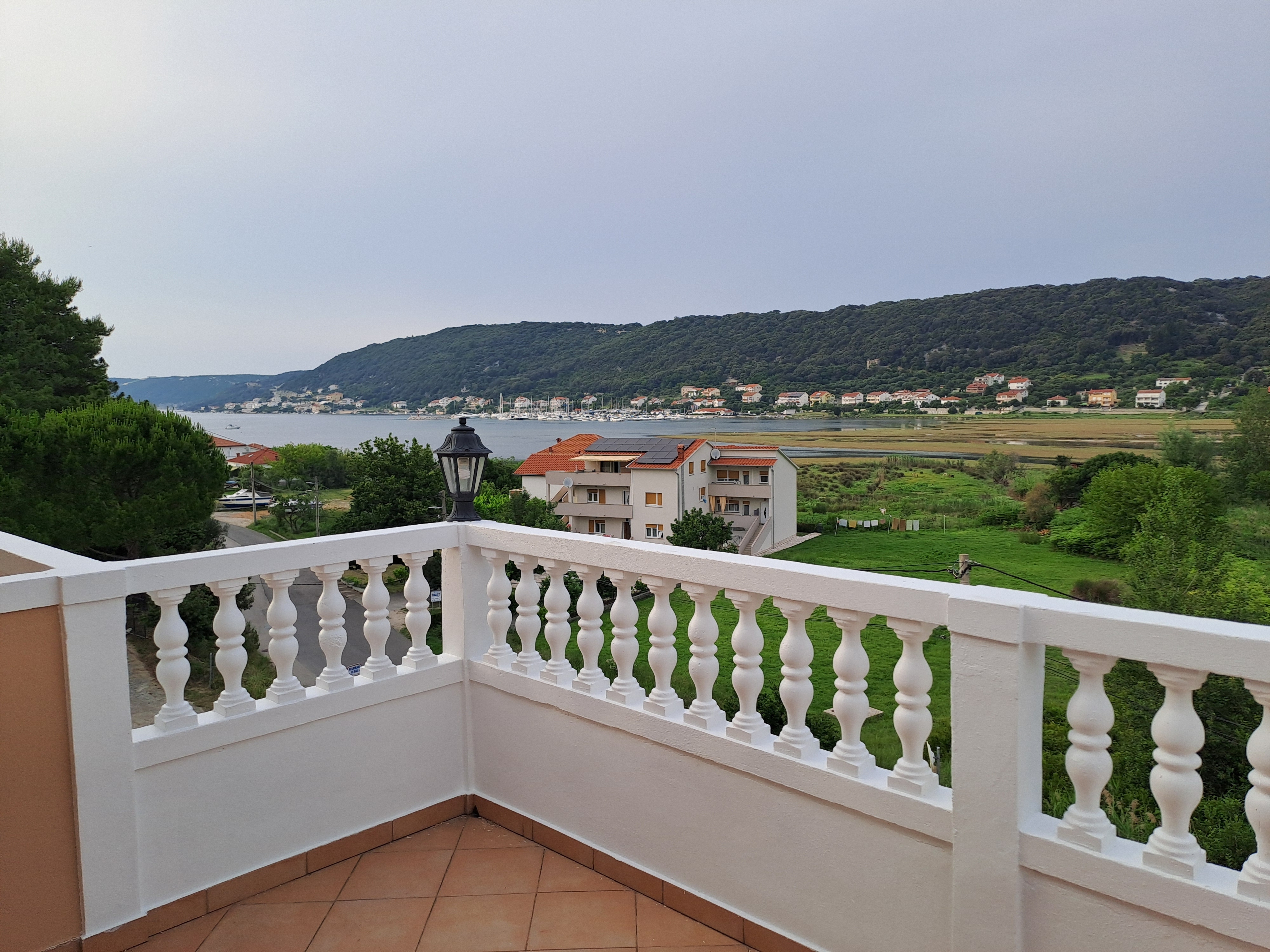 Two bedroom apartment with terrace and sea view Supetarska Draga - Donja, Rab  A-d