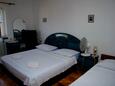 Bedroom 1 Supetar, Bedroom 1 in the apartment, air condition available and WiFi.