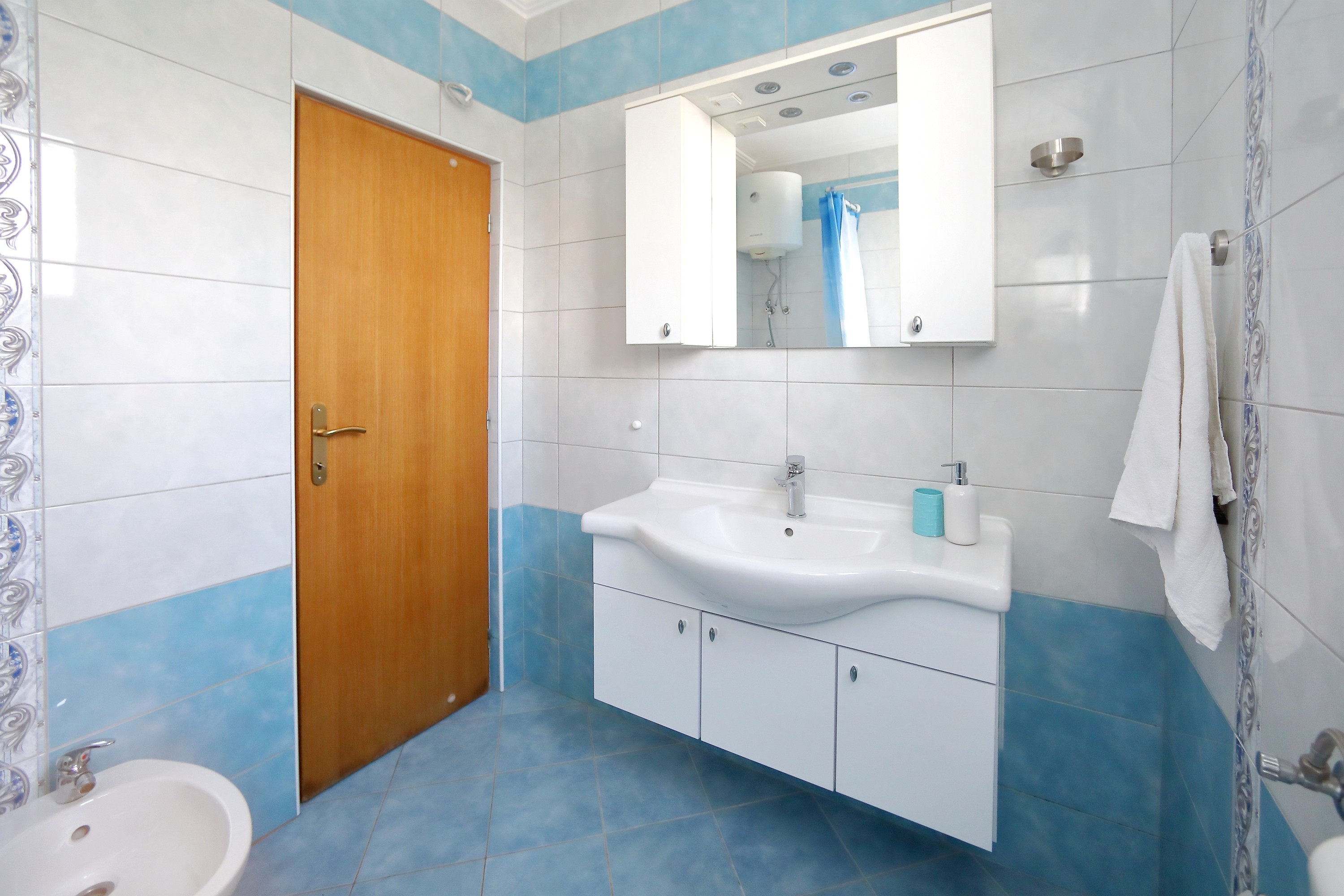Three bedroom apartment with terrace Bibinje, Zadar  A-a