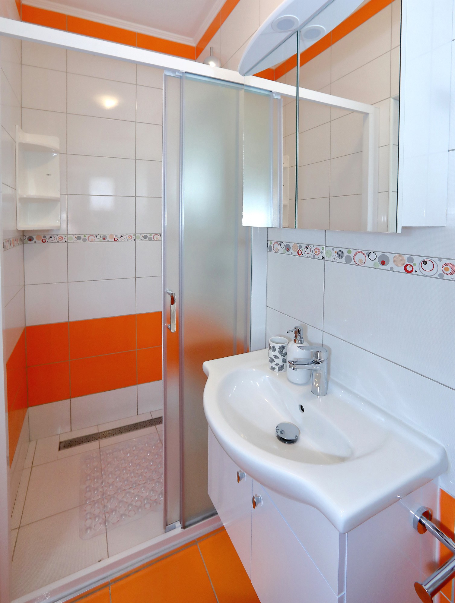 Three bedroom apartment with terrace Bibinje, Zadar  A-a