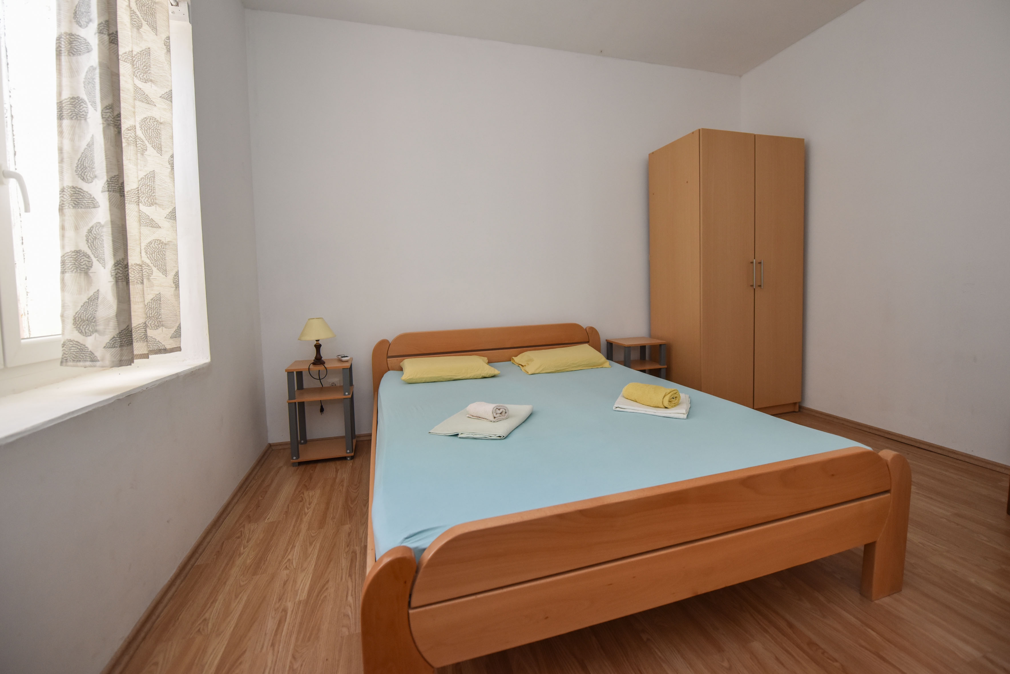 Three bedroom house with terrace and sea view Kustići, Pag  K