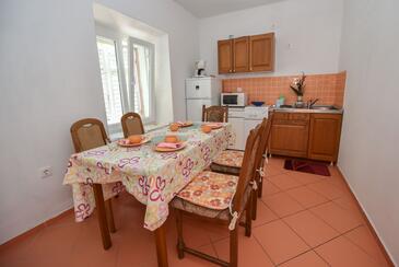 Kustići, Salle à manger dans l’hébergement en type house, animaux acceptés.