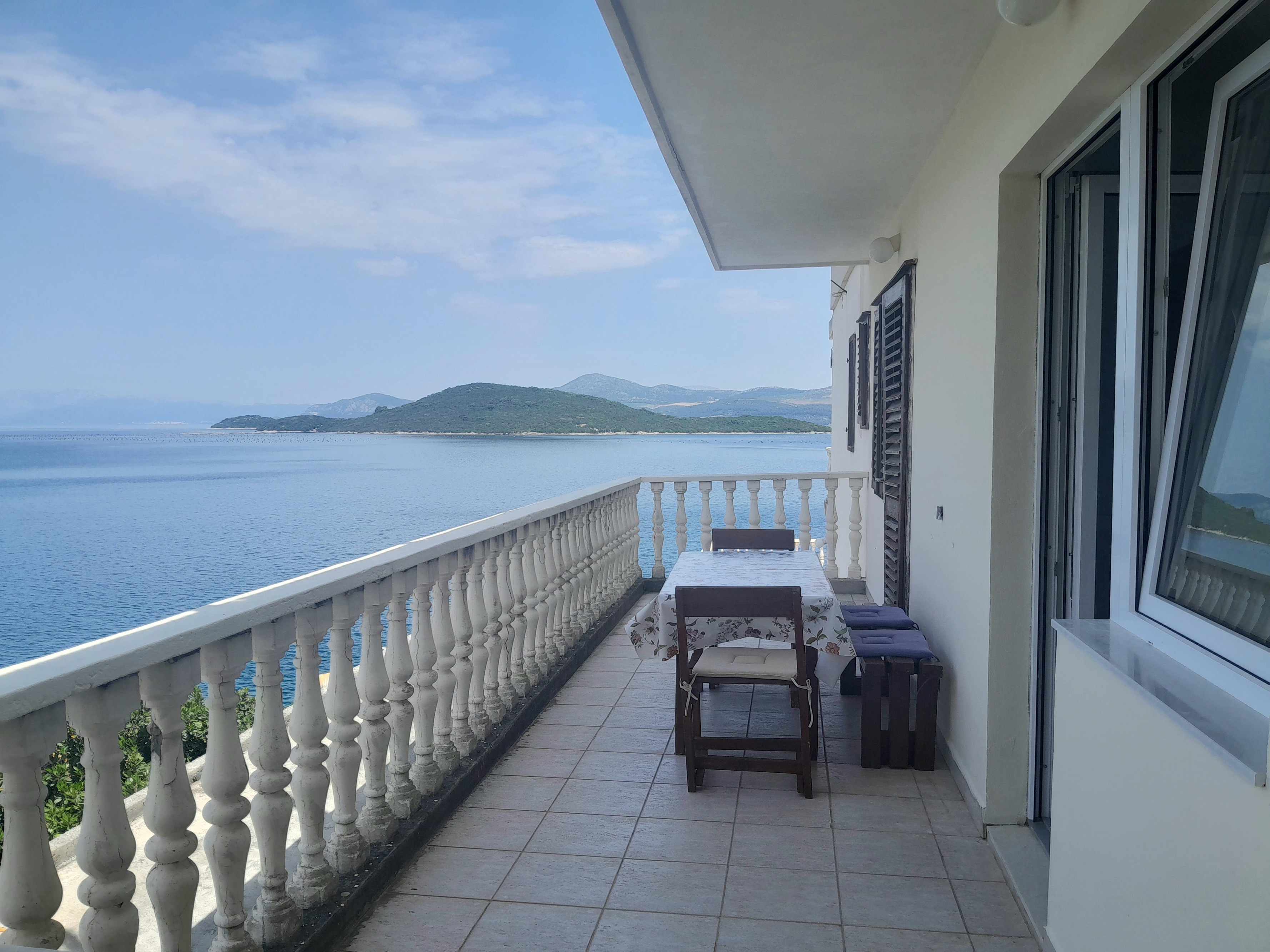 Two bedroom apartment near beach Cove Pještata, Pelješac  A-b