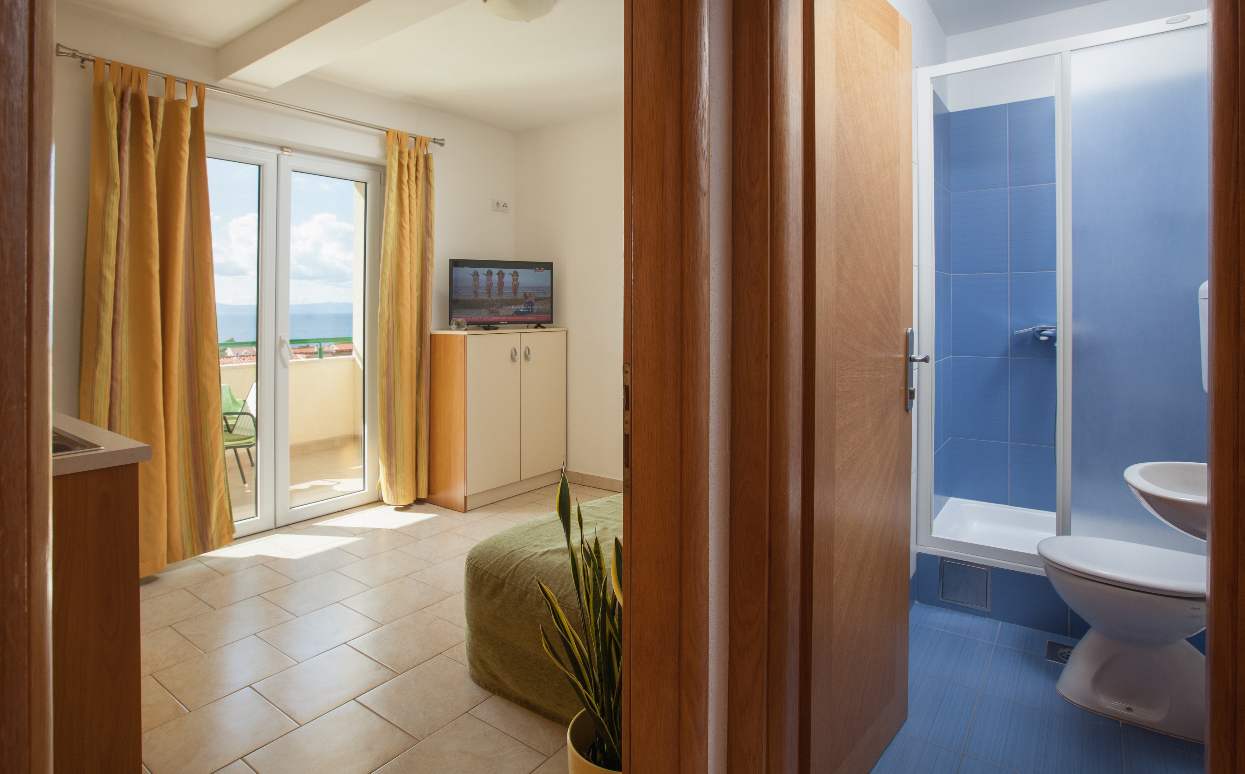 One bedroom apartment with terrace and sea view Tučepi, Makarska  A-a