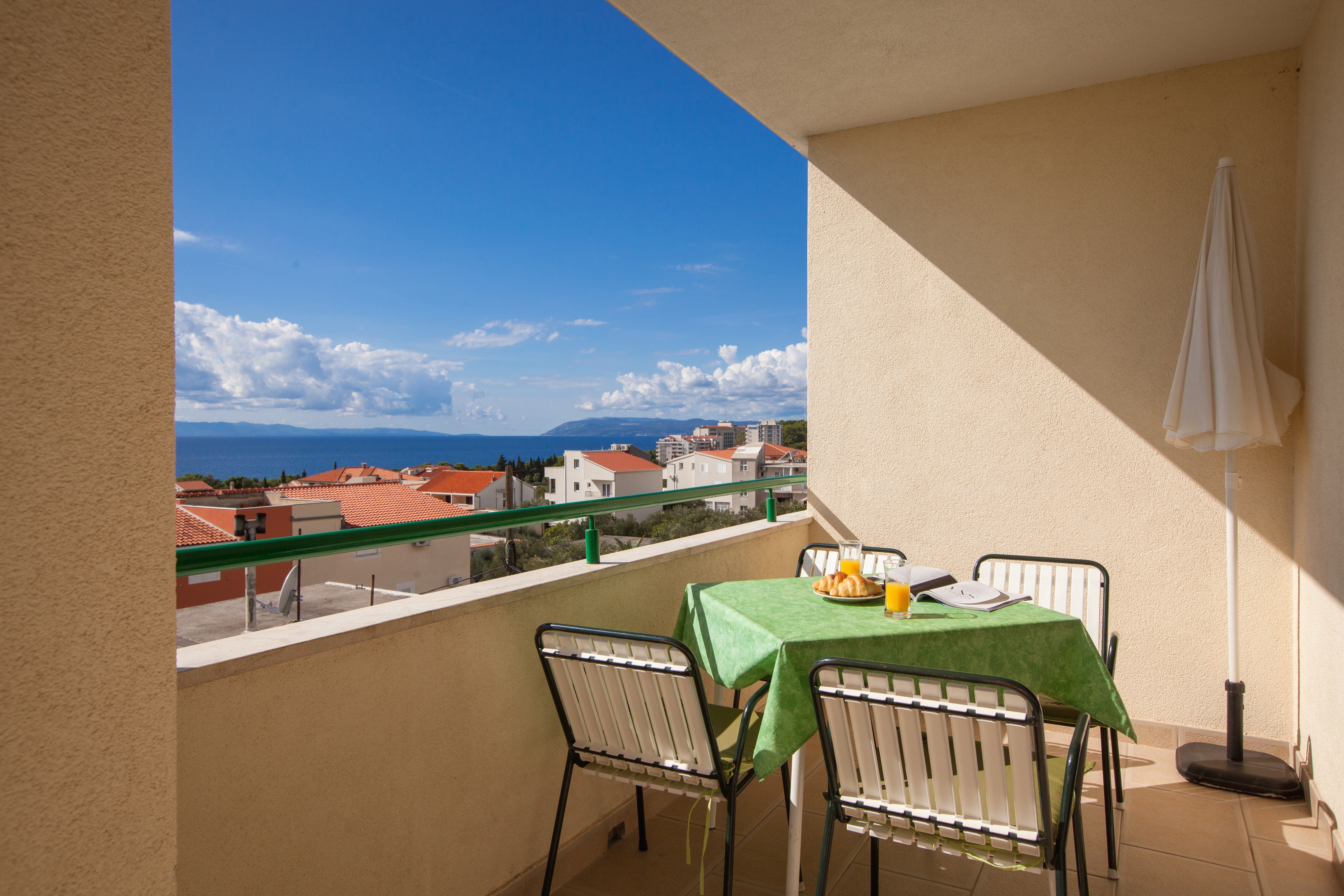 One bedroom apartment with terrace and sea view Tučepi, Makarska  A-a
