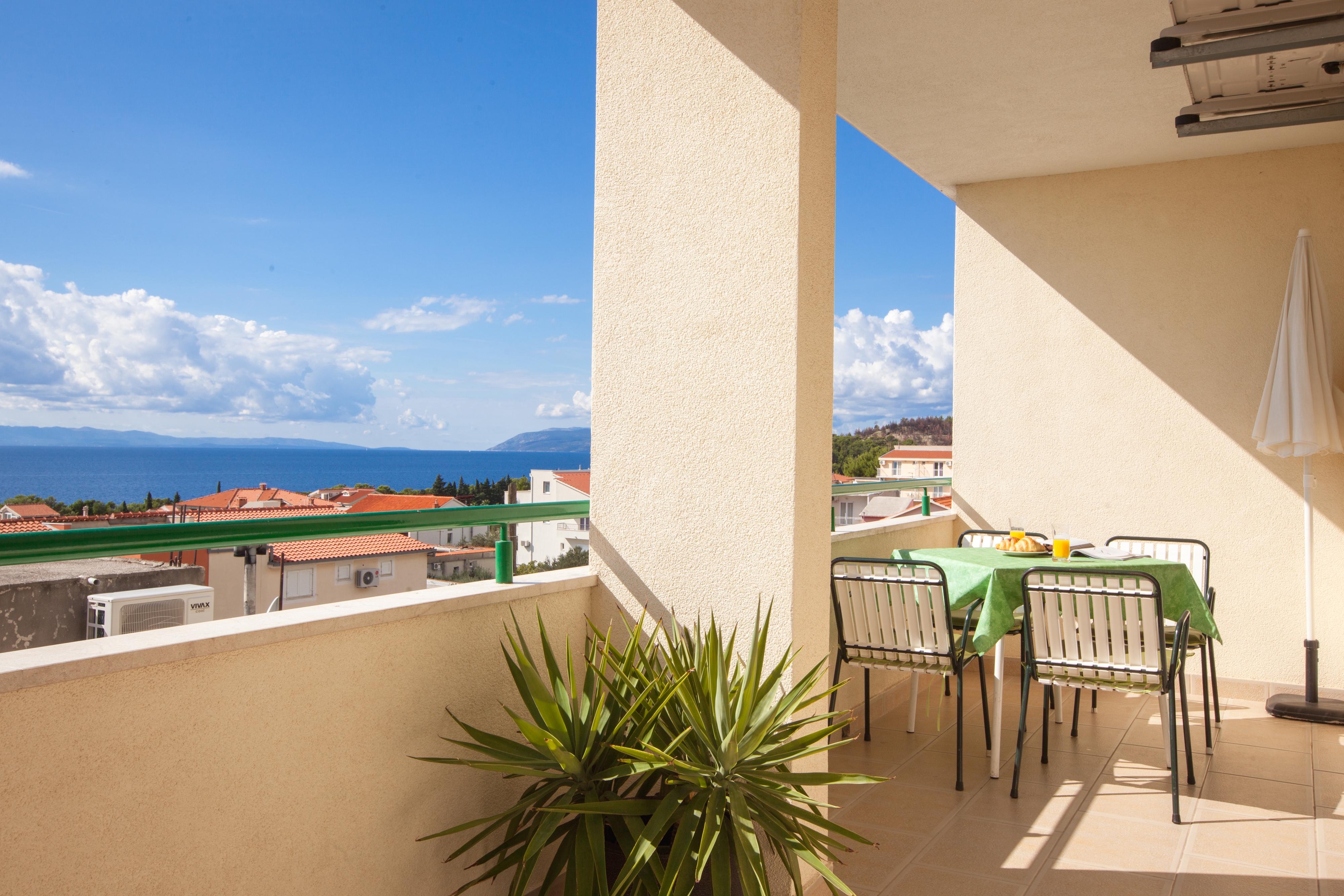 One bedroom apartment with terrace and sea view Tučepi, Makarska  A-a