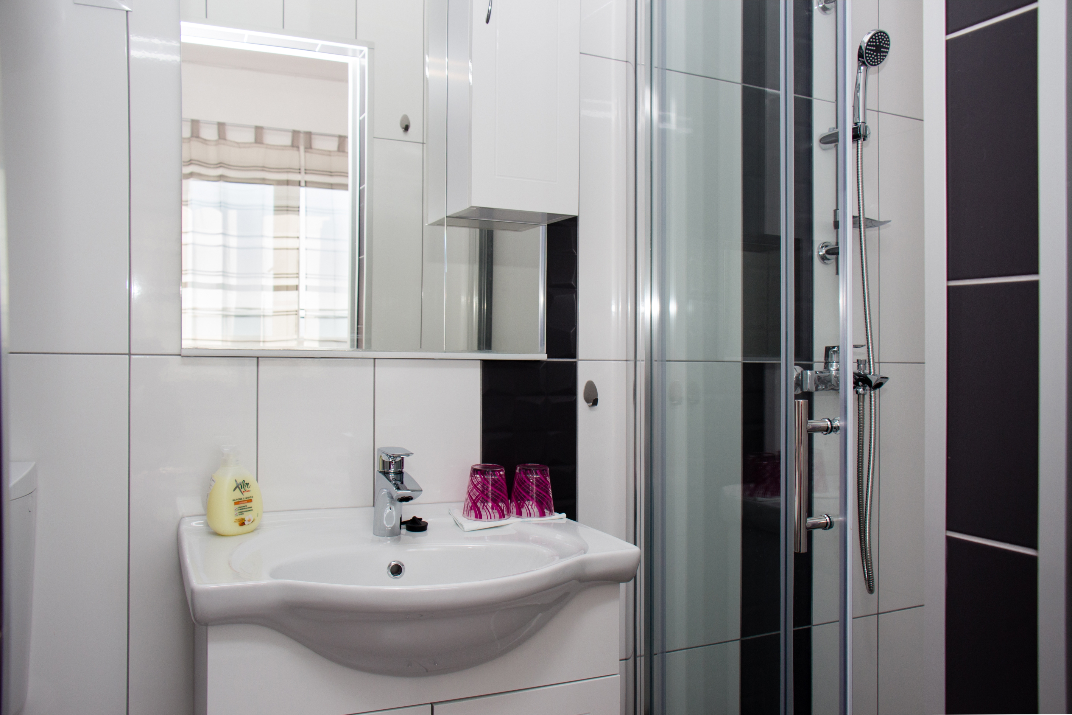 Two bedroom apartment near beach Krilo Jesenice, Omiš  A-a