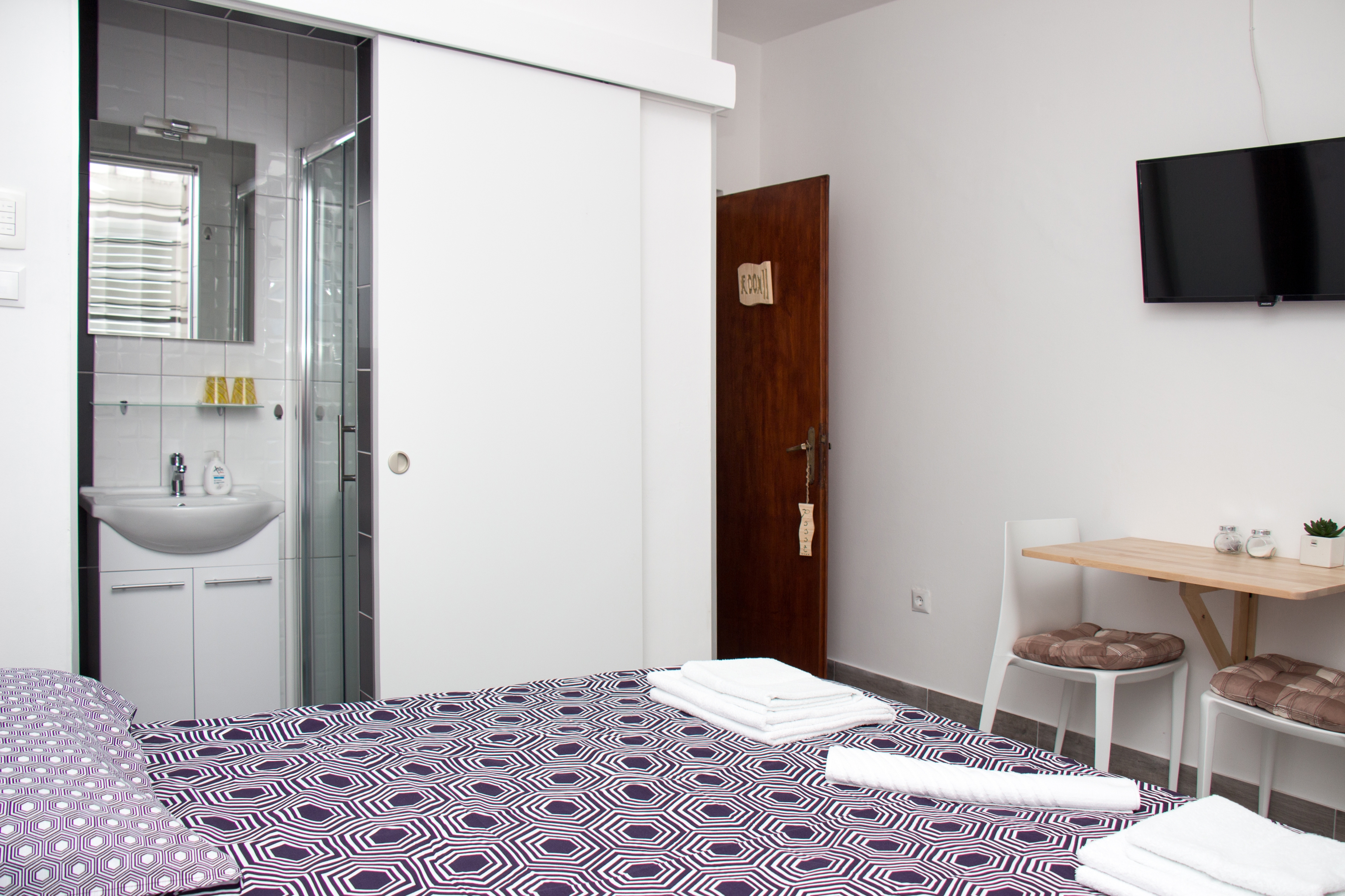 Two bedroom apartment near beach Krilo Jesenice, Omiš  A-a